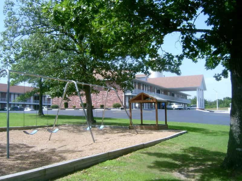 Twelve Oaks Inn photo 13