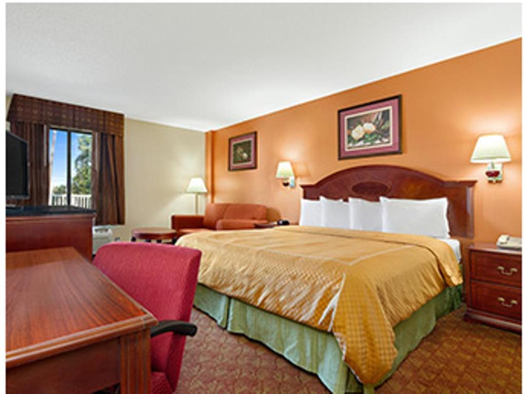 Ramada Limited - Columbia photo 9