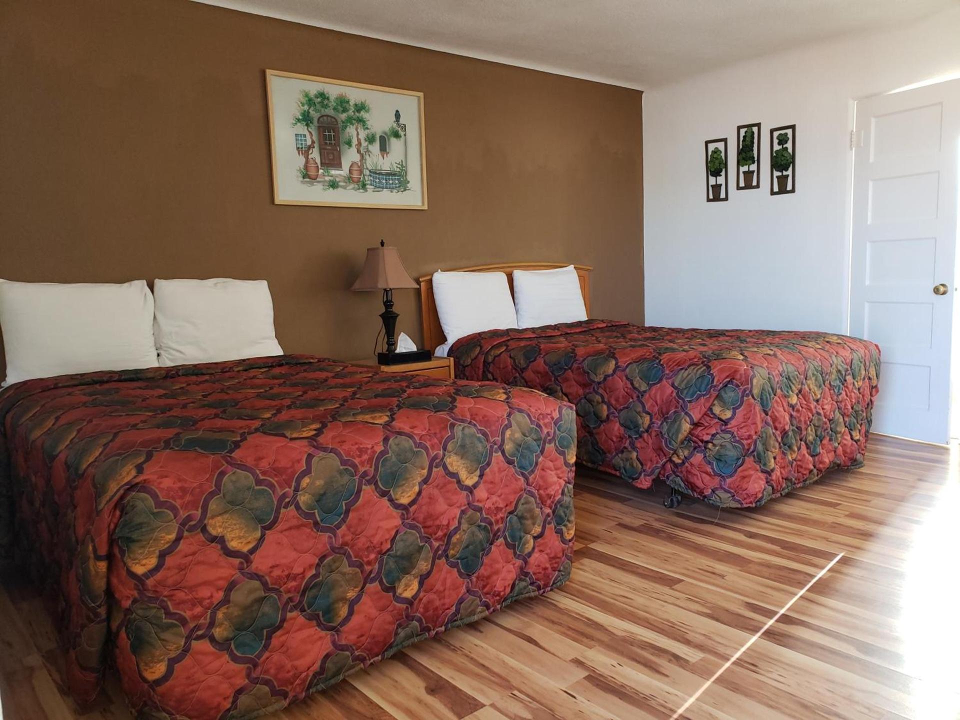 Deluxe Inn photo 47