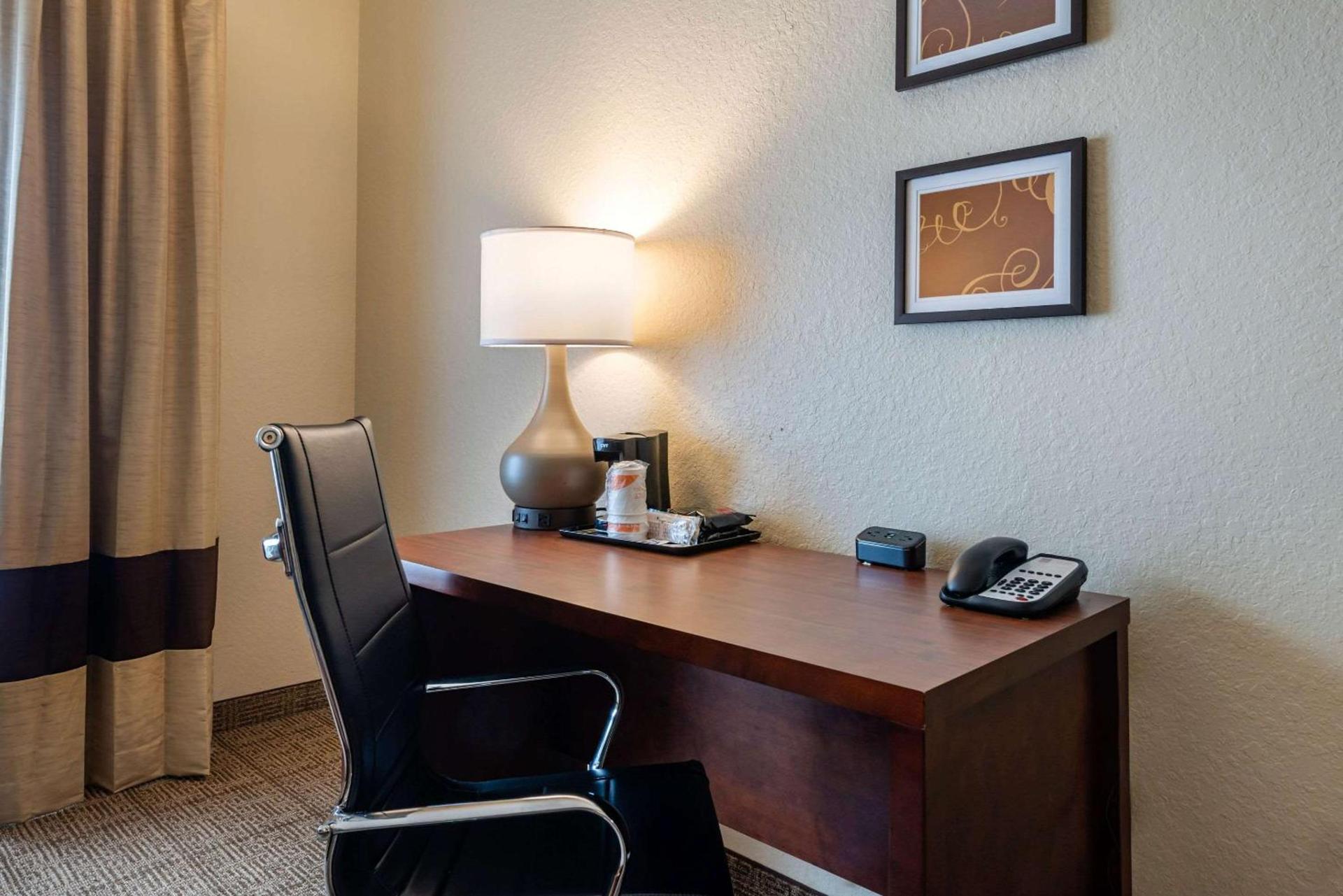 Comfort Suites Downtown photo 14