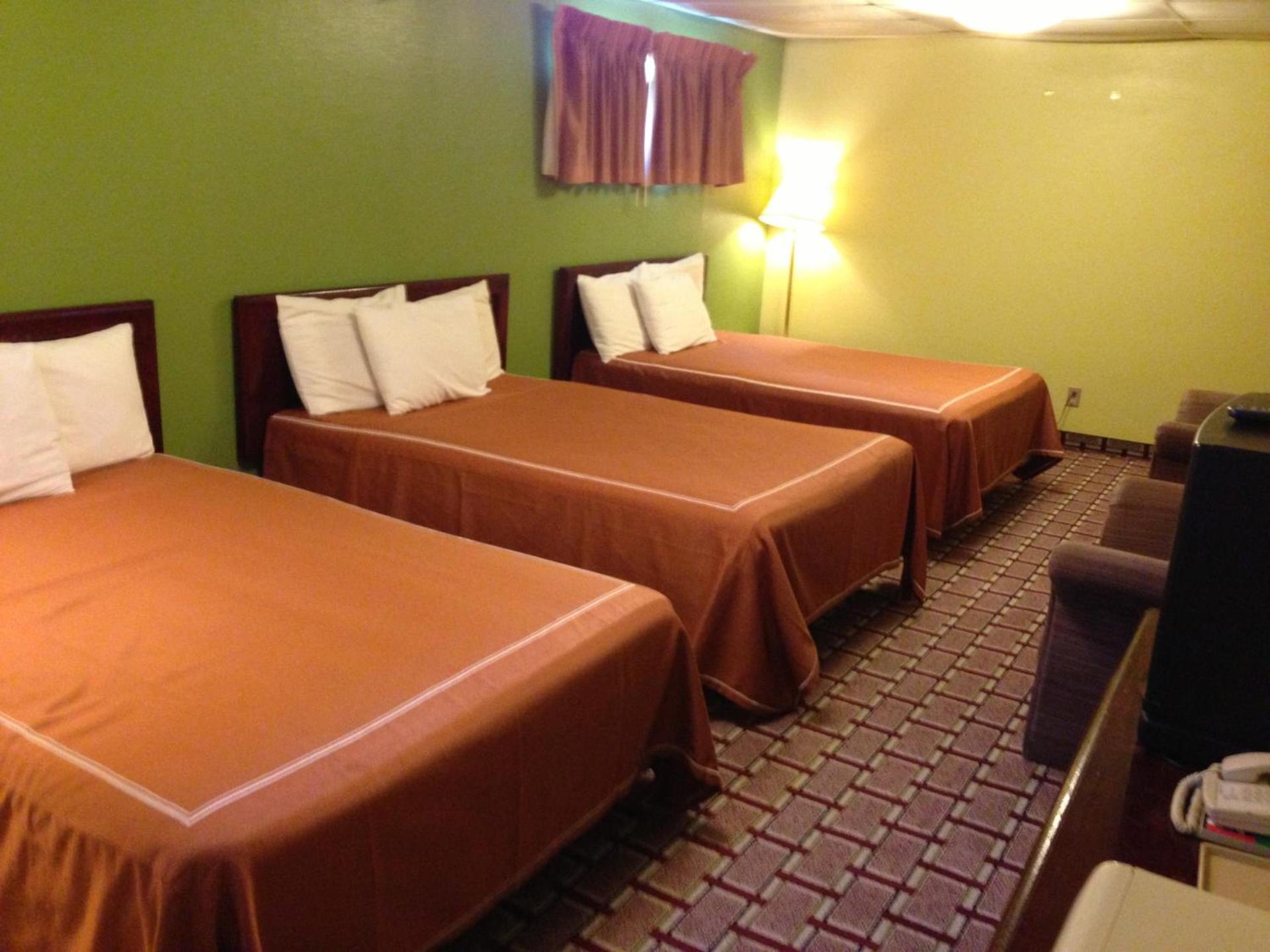 Red Carpet Inn Niagara Falls photo 18