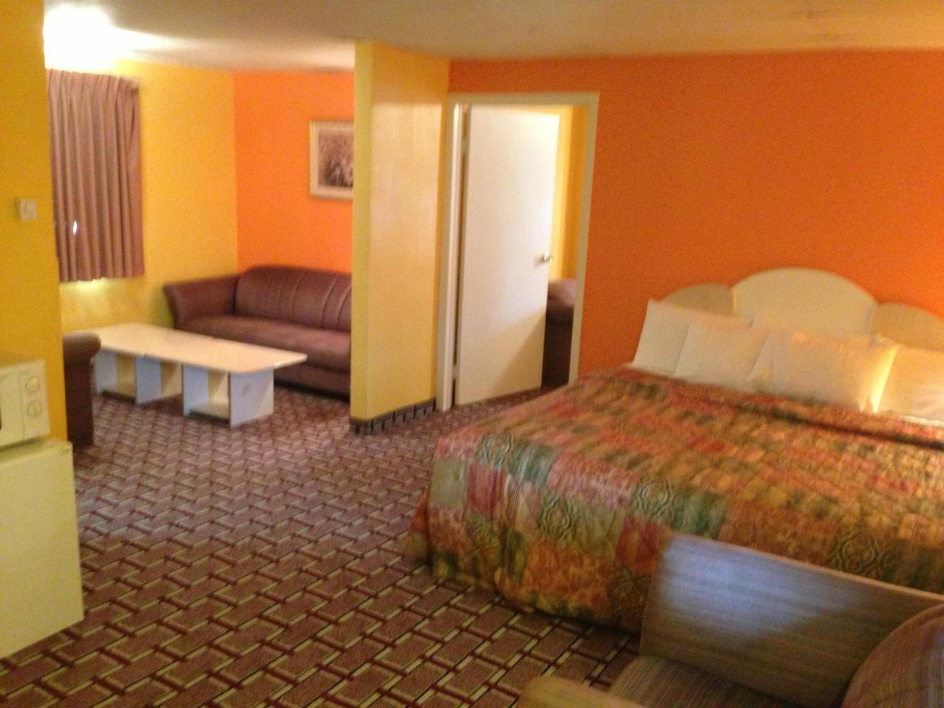 Red Carpet Inn Niagara Falls photo 19
