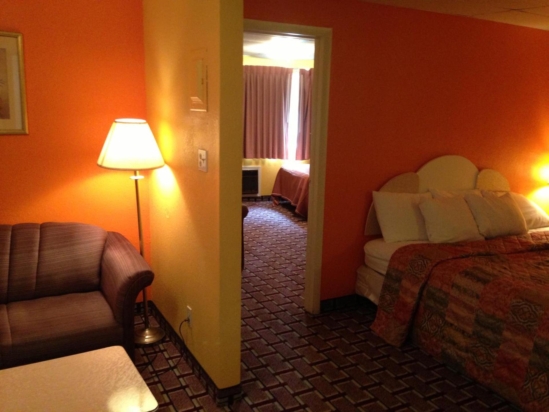 Red Carpet Inn Niagara Falls photo 23