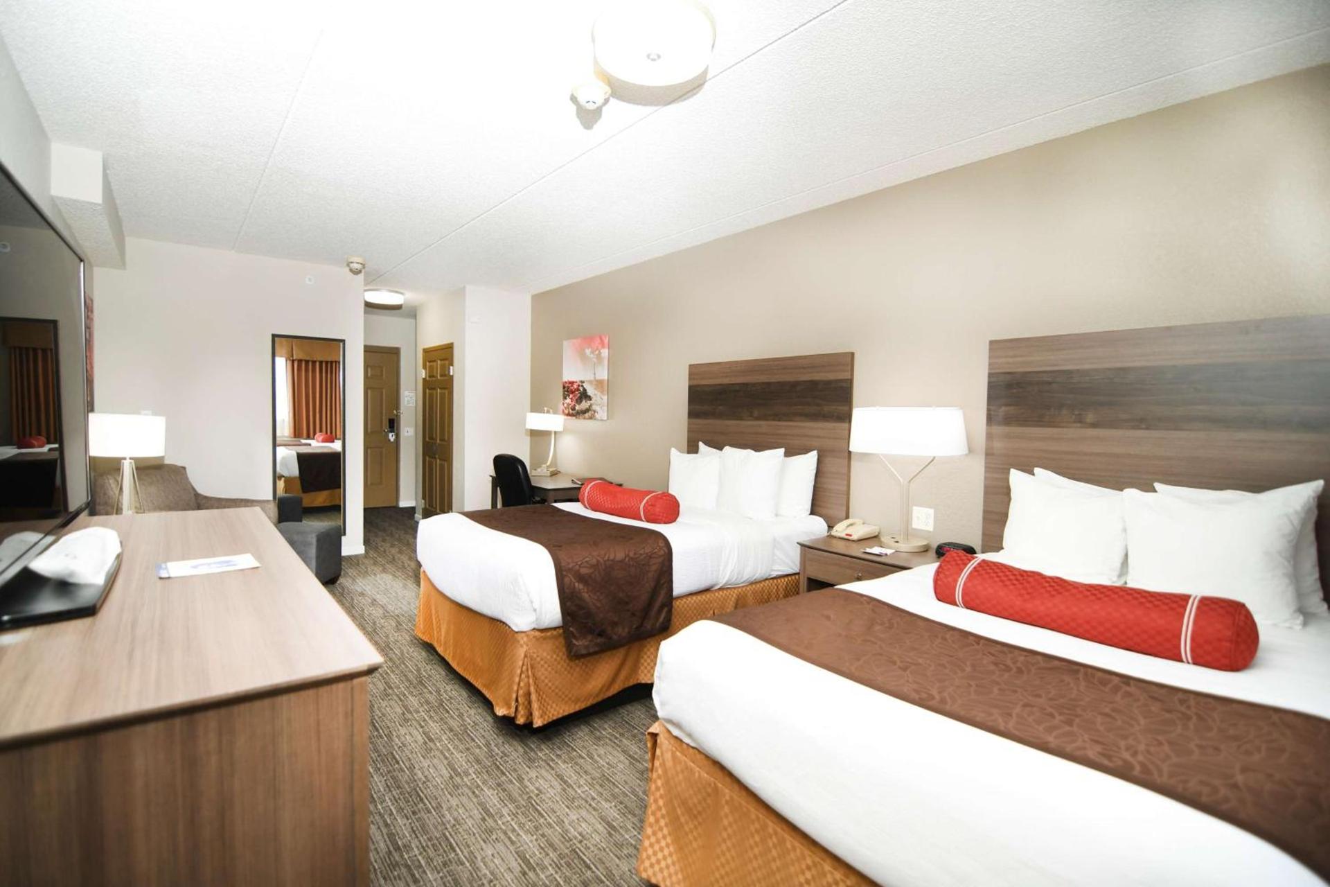 Best Western Plus Sandusky Hotel & Suites photo 7