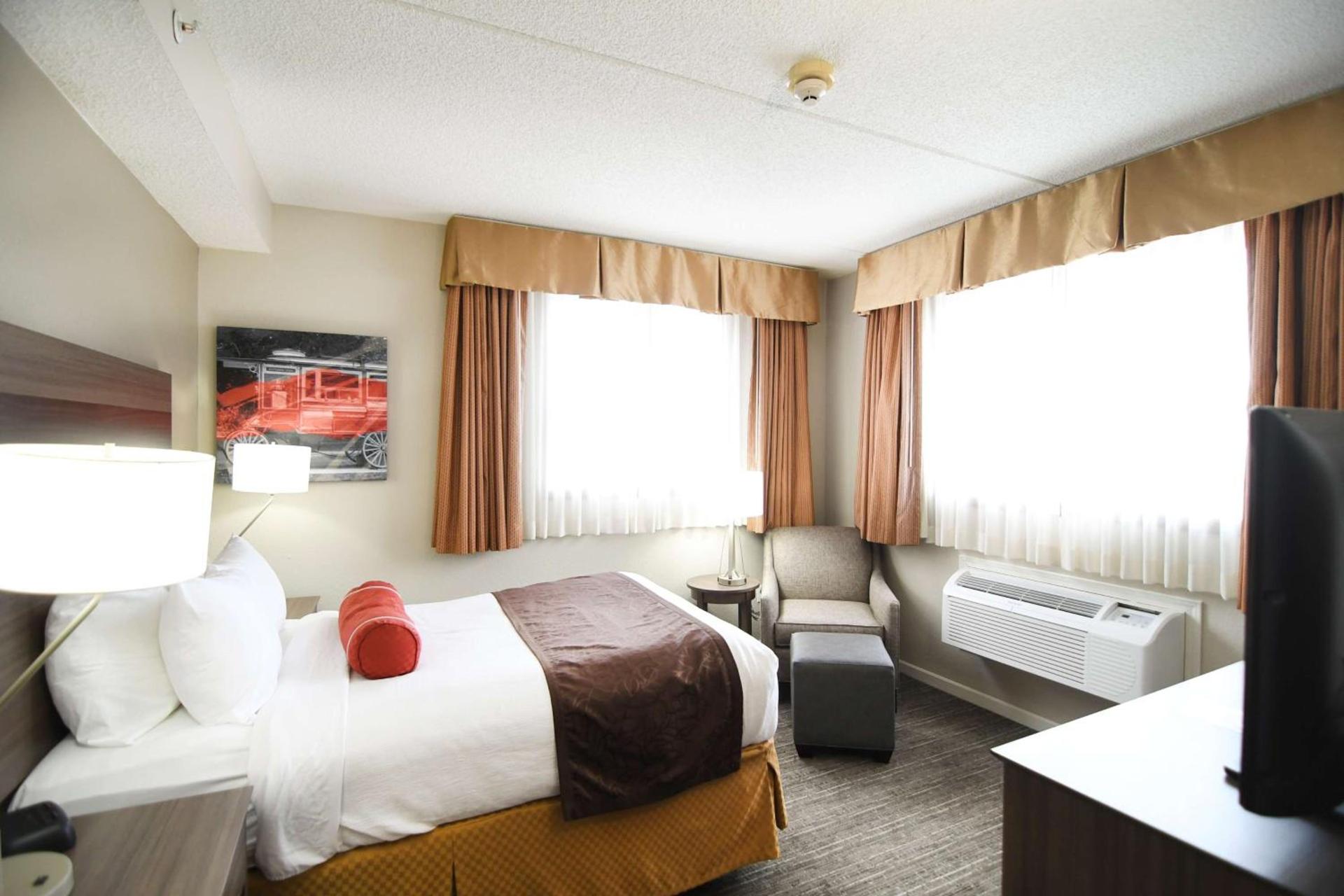 Best Western Plus Sandusky Hotel & Suites photo 17