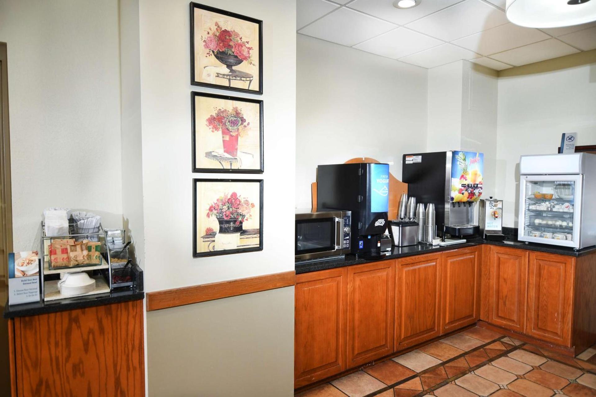 Best Western Plus Sandusky Hotel & Suites photo 4