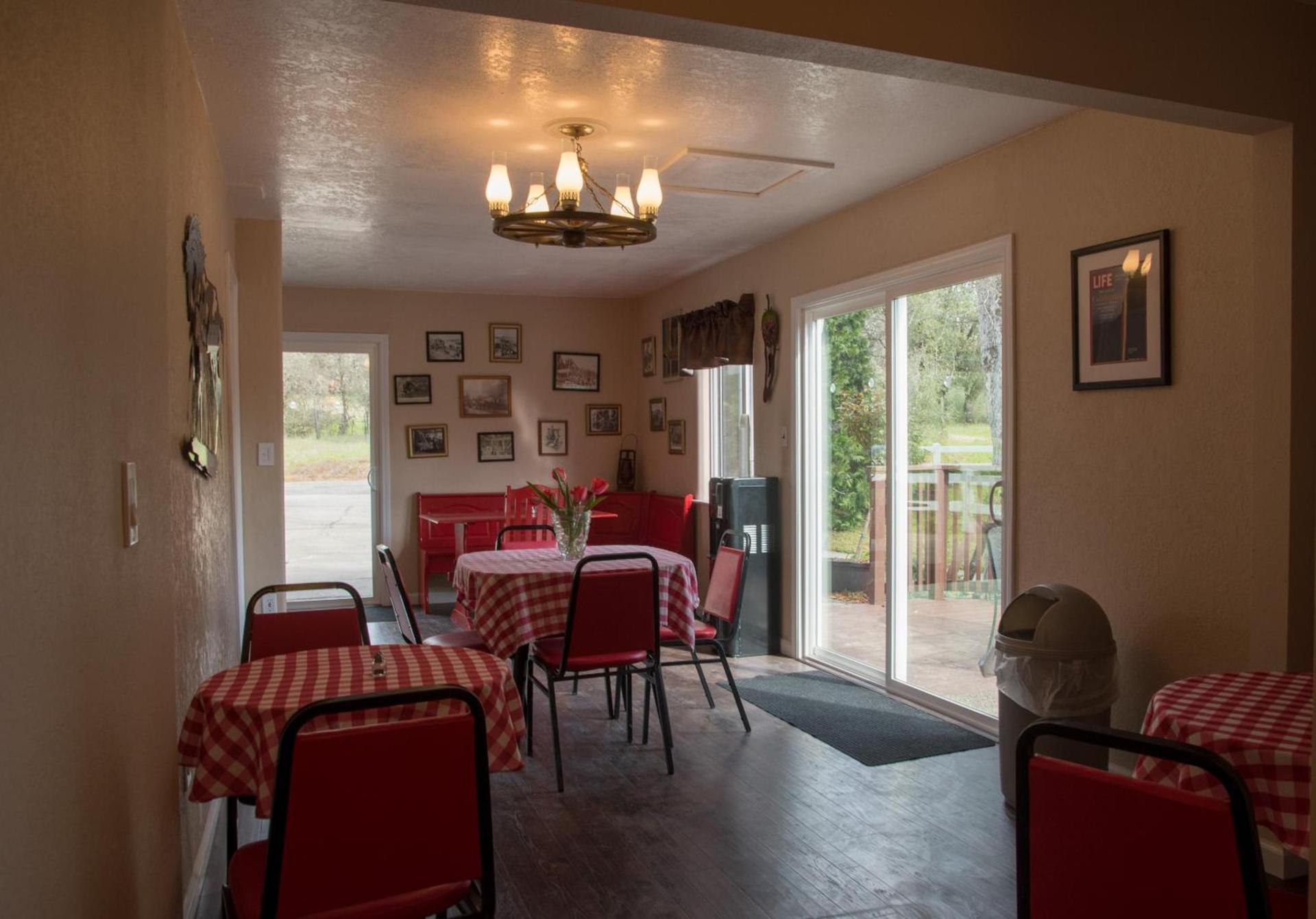 Little Valley Inn photo 4