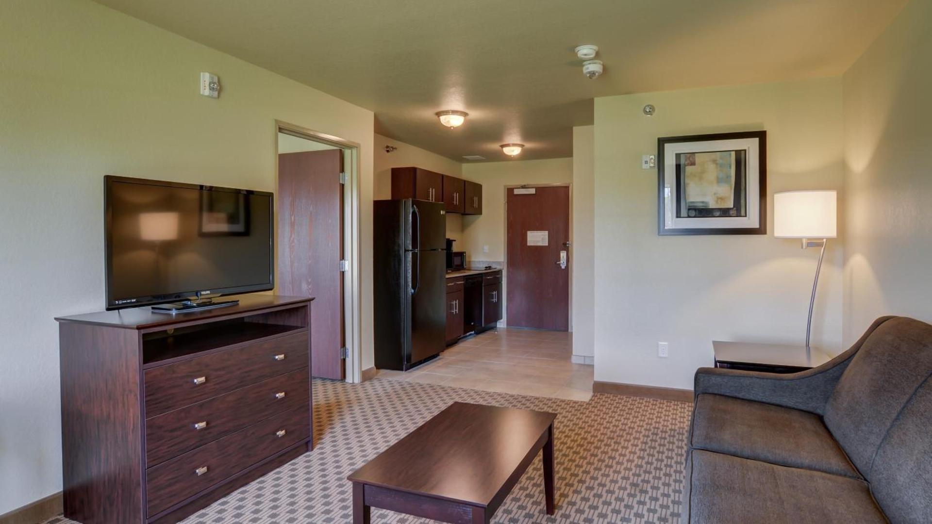 Cobblestone Inn & Suites-Kersey photo 18