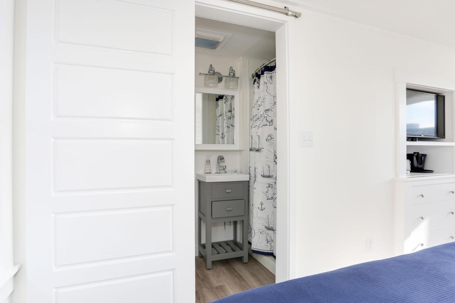 Breakwater Hotel photo 14