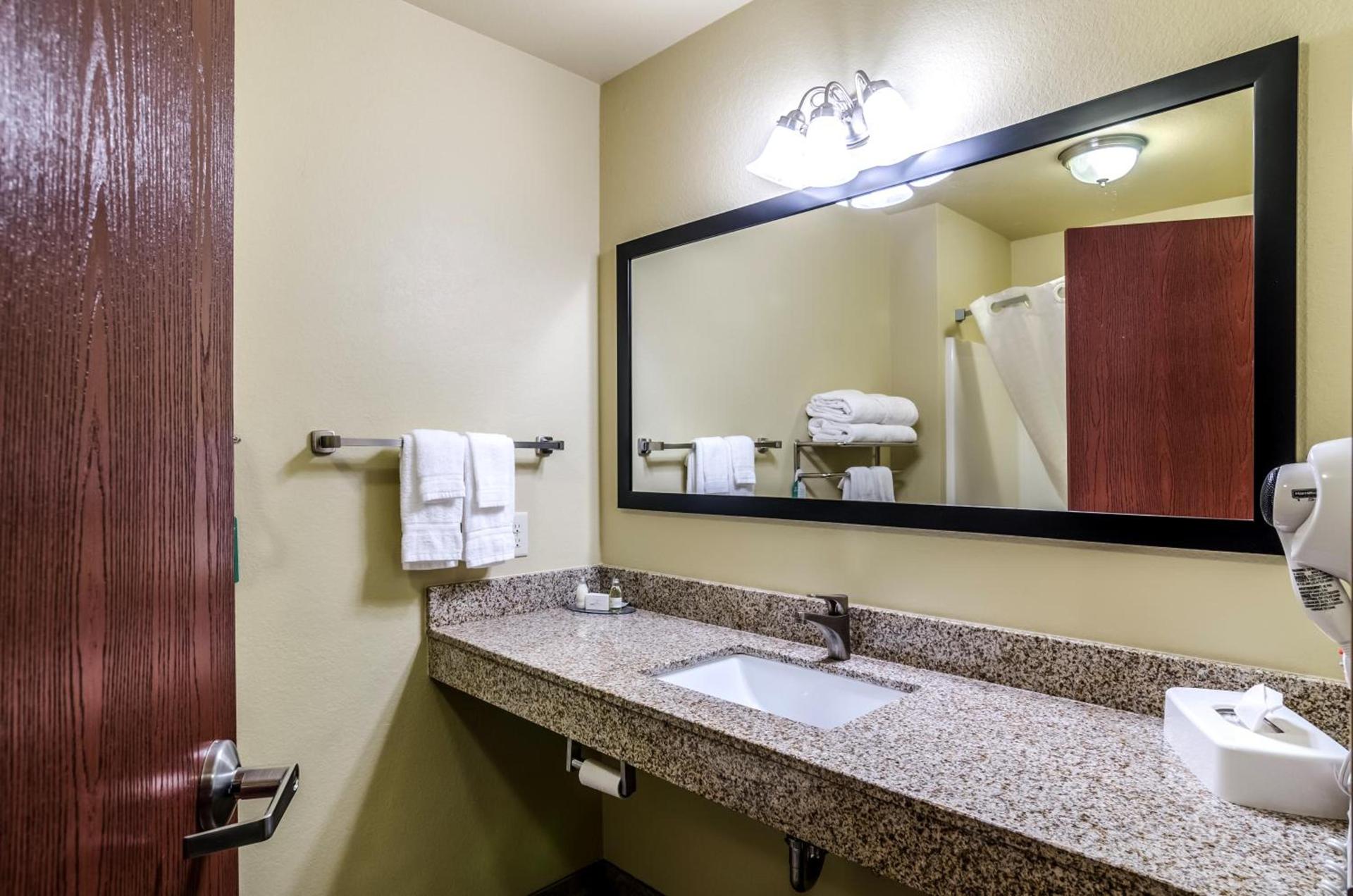 Cobblestone Inn & Suites - Ord photo 8