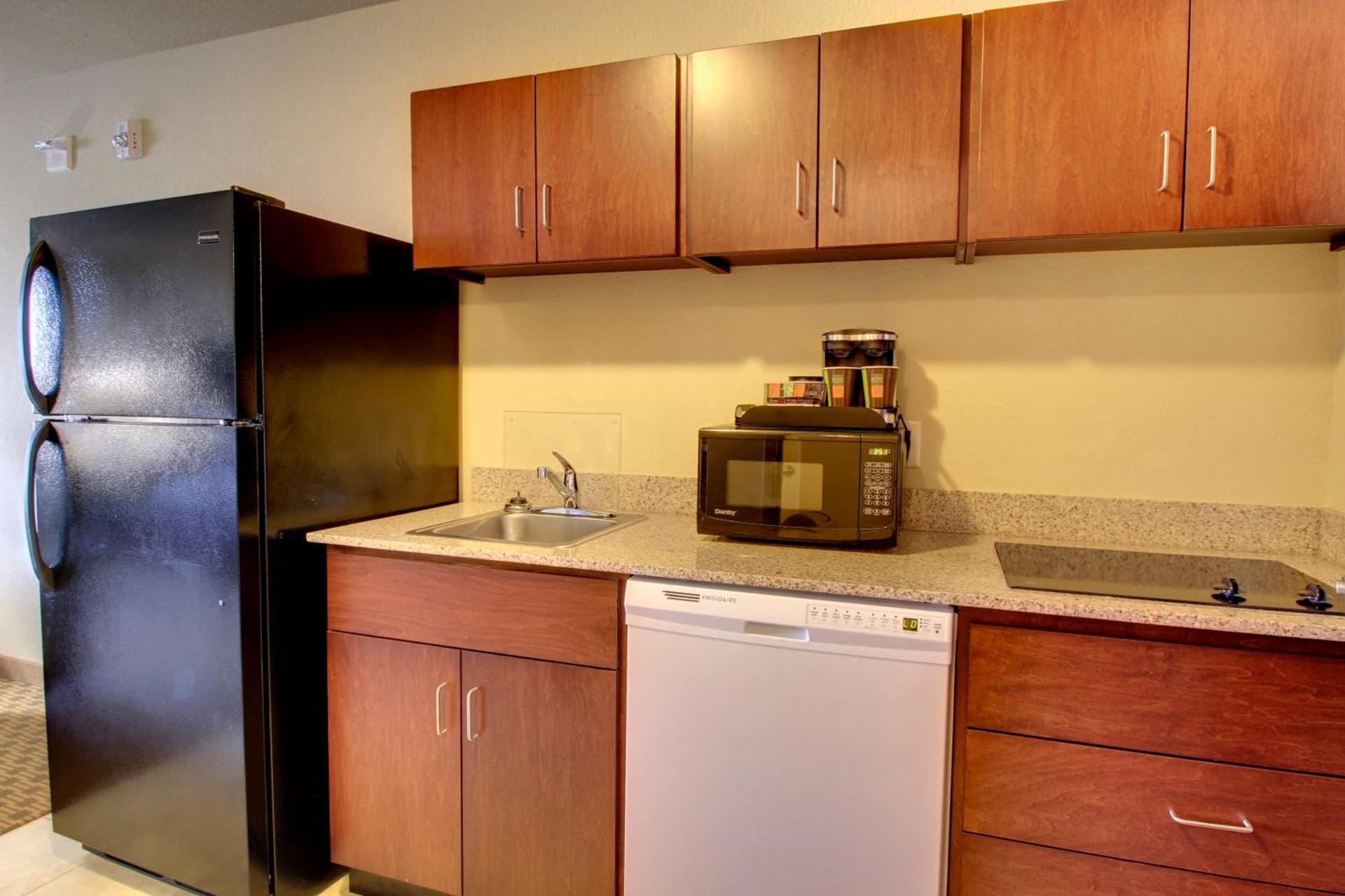 Cobblestone Hotel & Suites - Newton photo 3