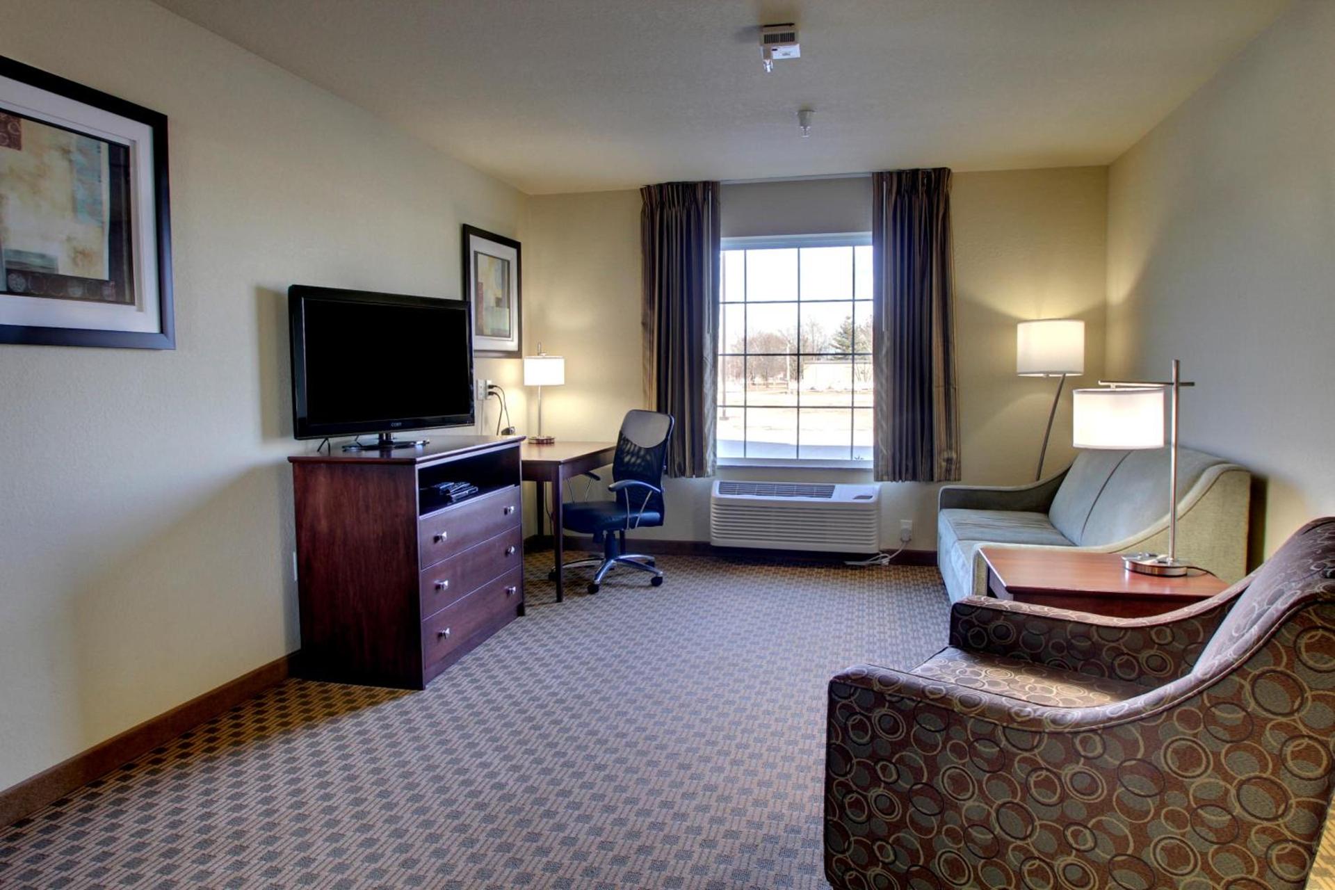 Cobblestone Hotel & Suites - Newton photo 4