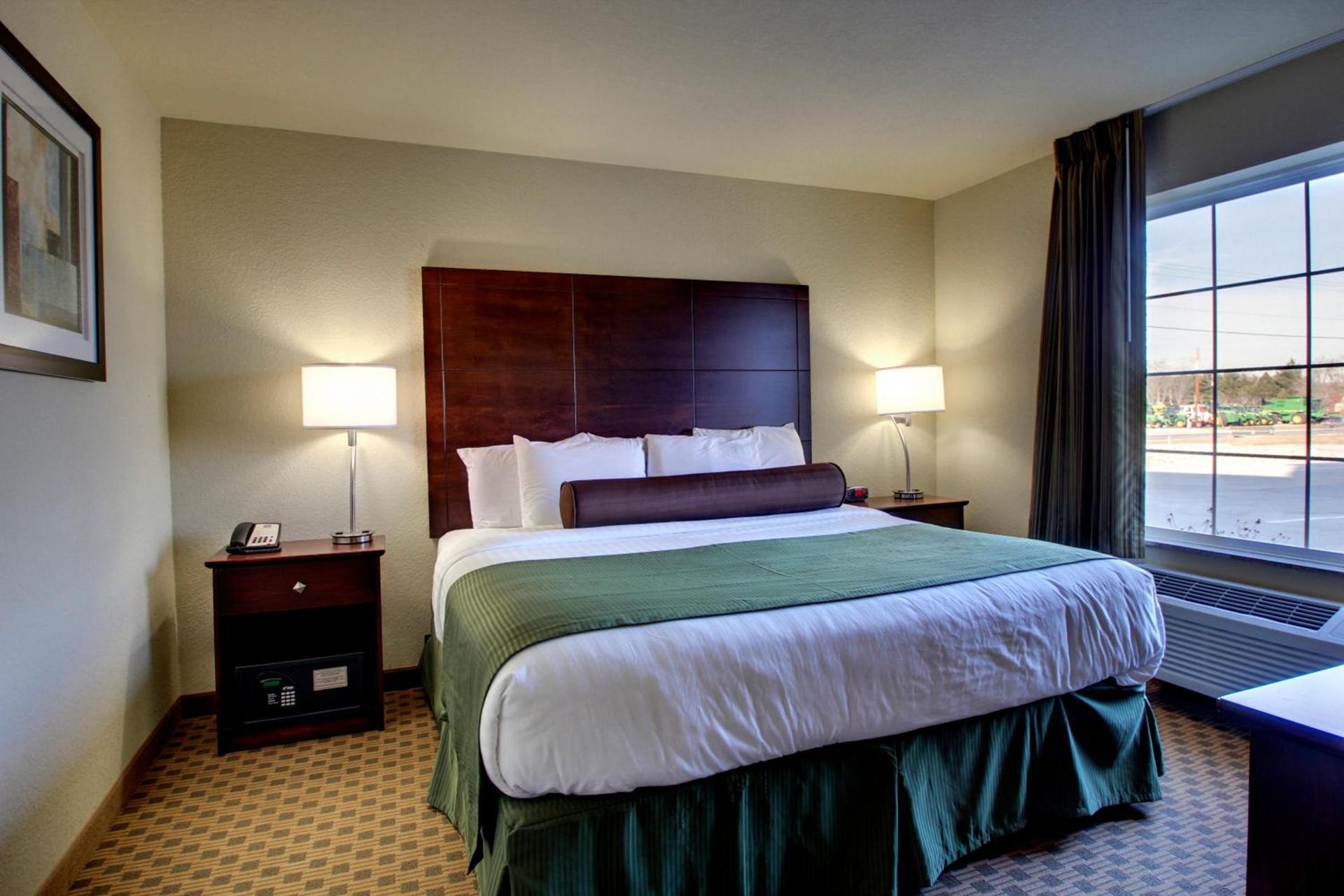 Cobblestone Hotel & Suites - Newton photo 5