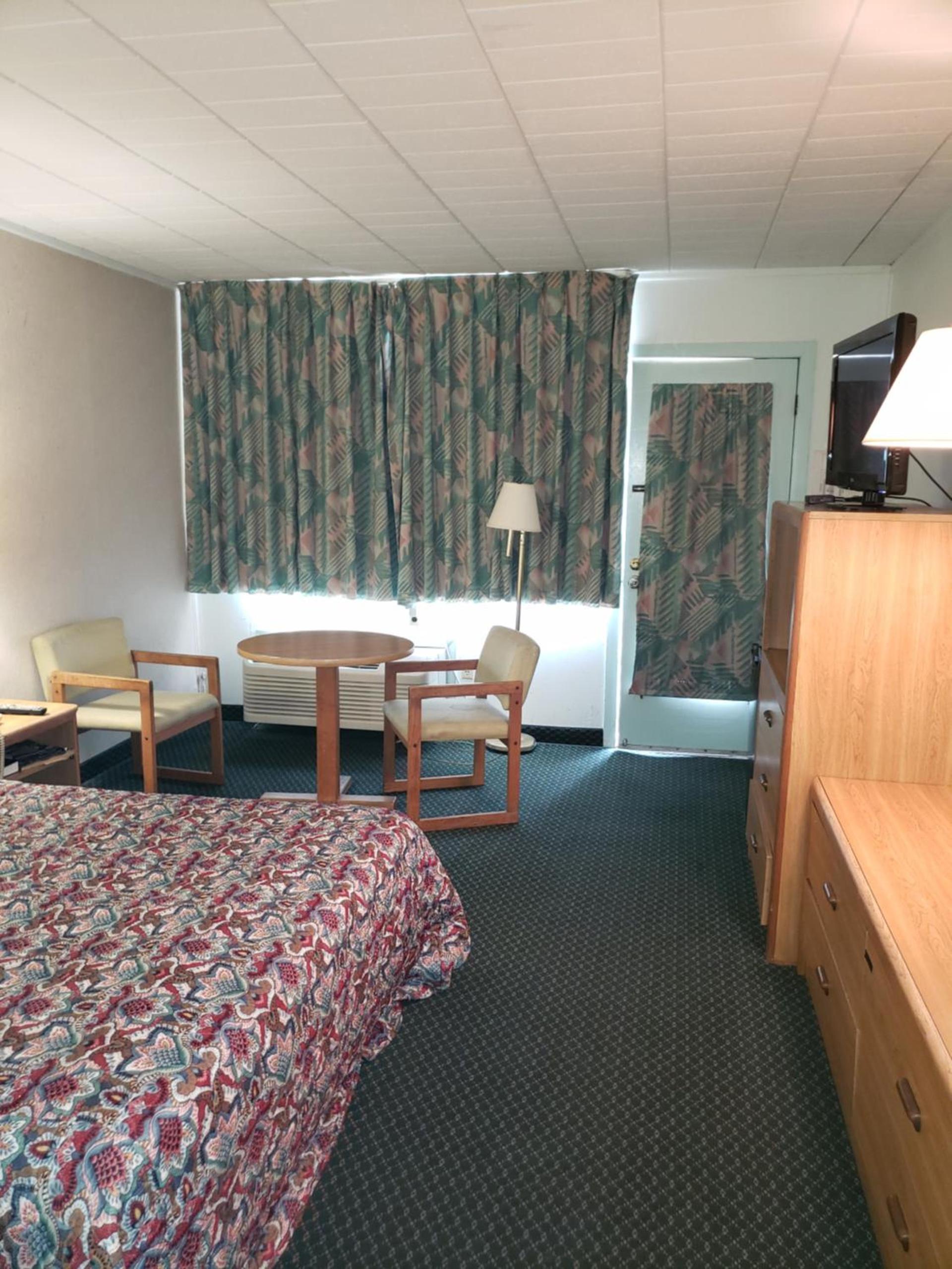 Budget Inn Horseheads photo 8