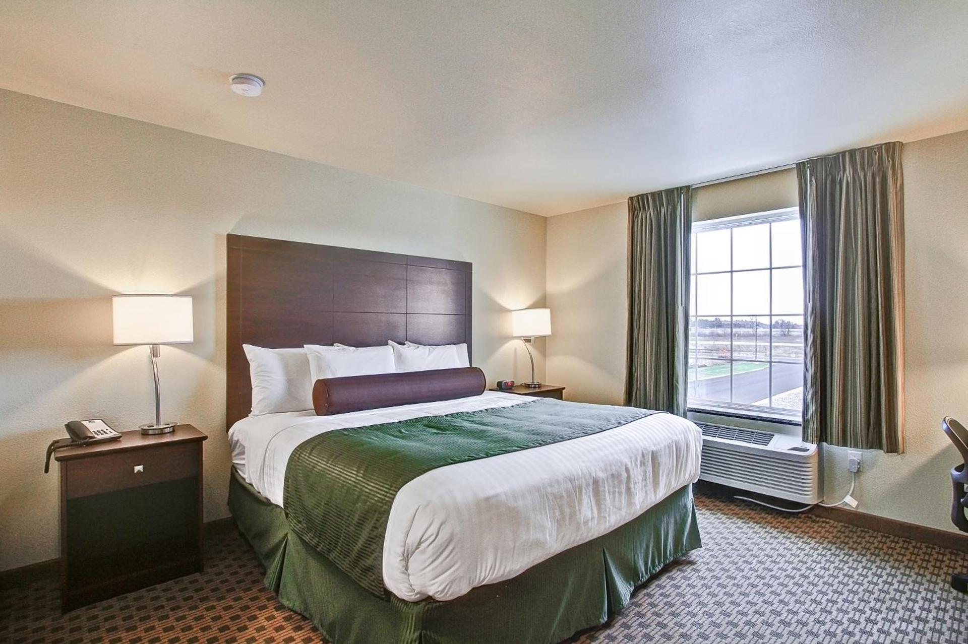 Castle Rock Inn & Suites - Quinter photo 24