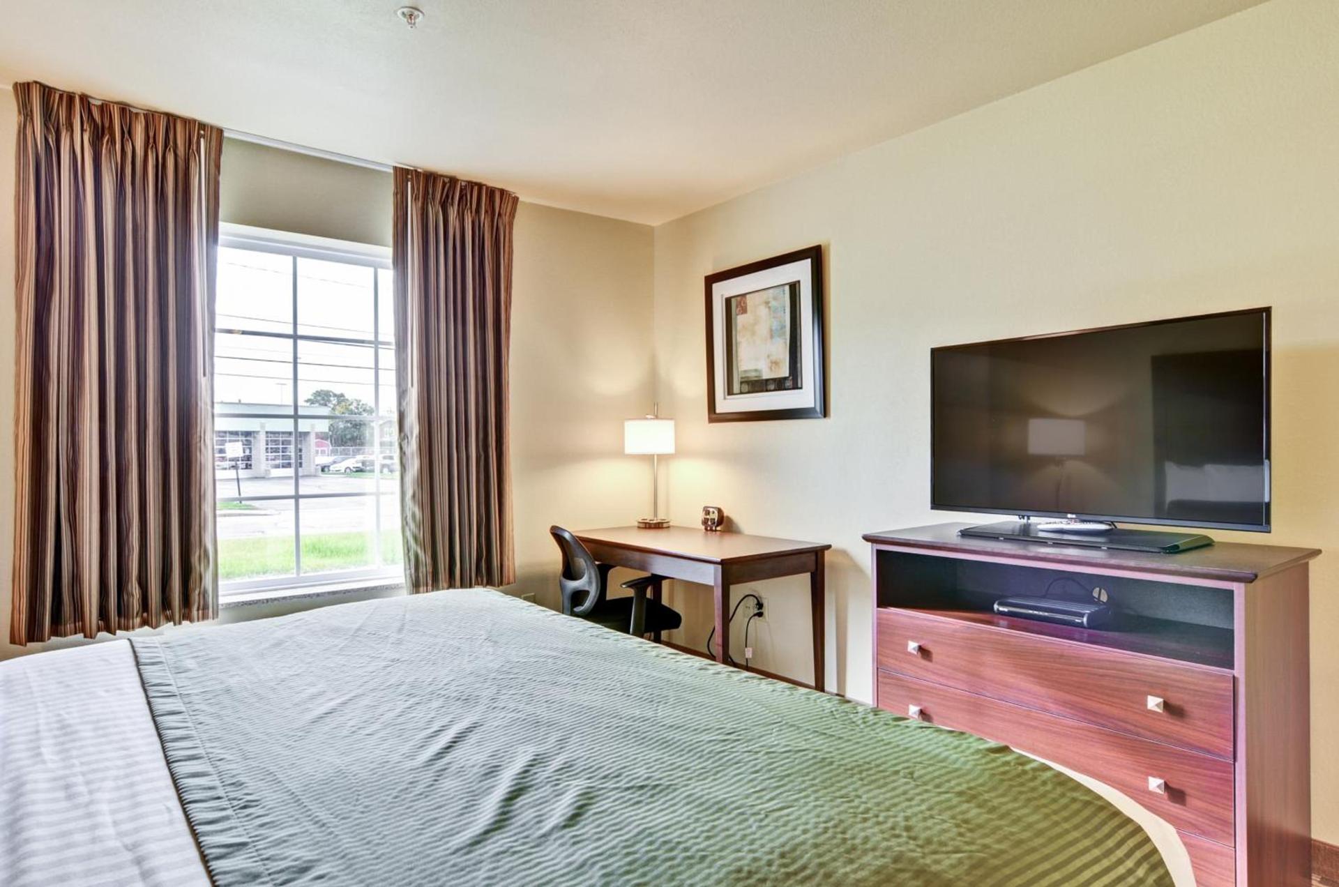 Castle Rock Inn & Suites - Quinter photo 12