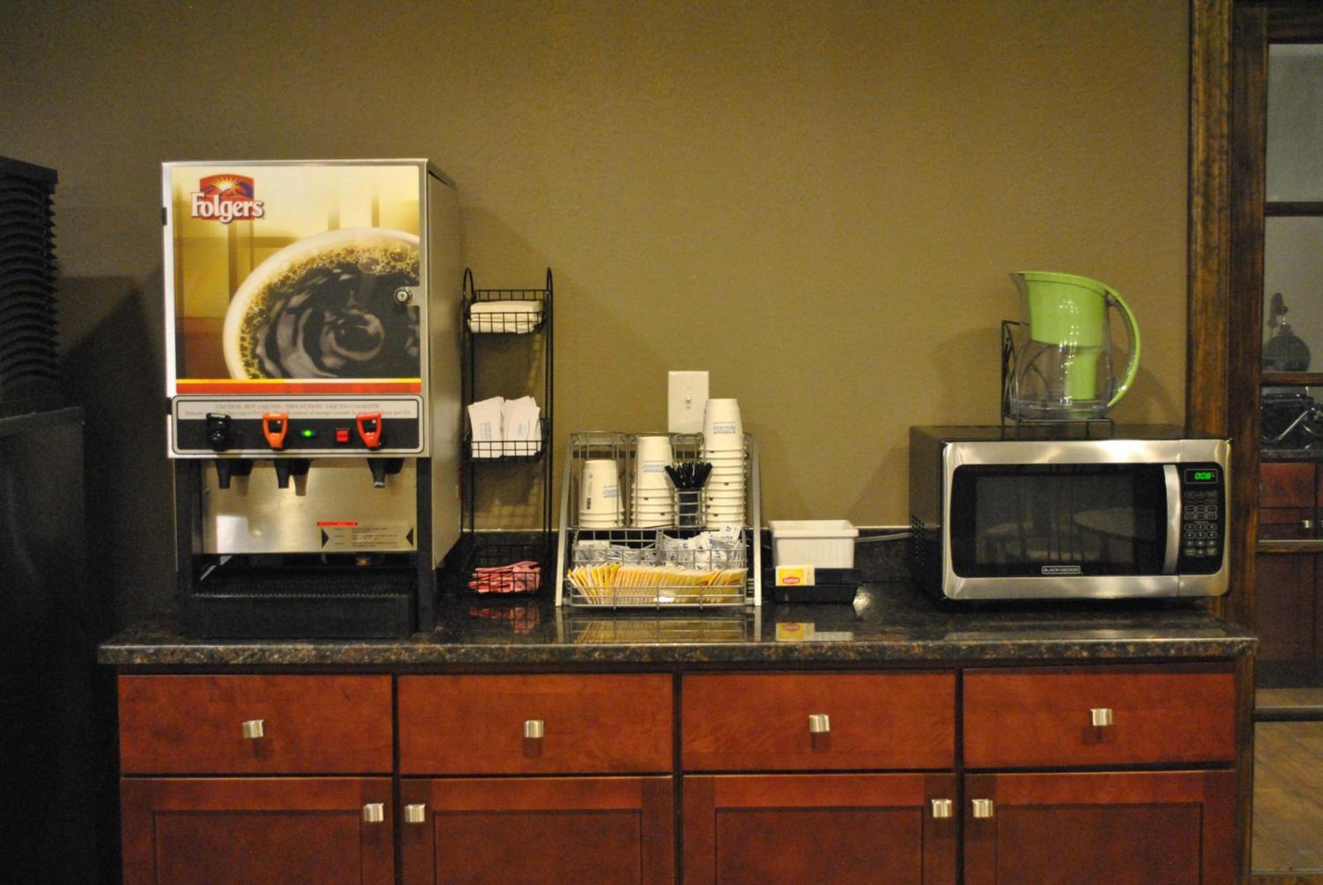 Super 8 by Wyndham Cromwell/Middletown photo 46