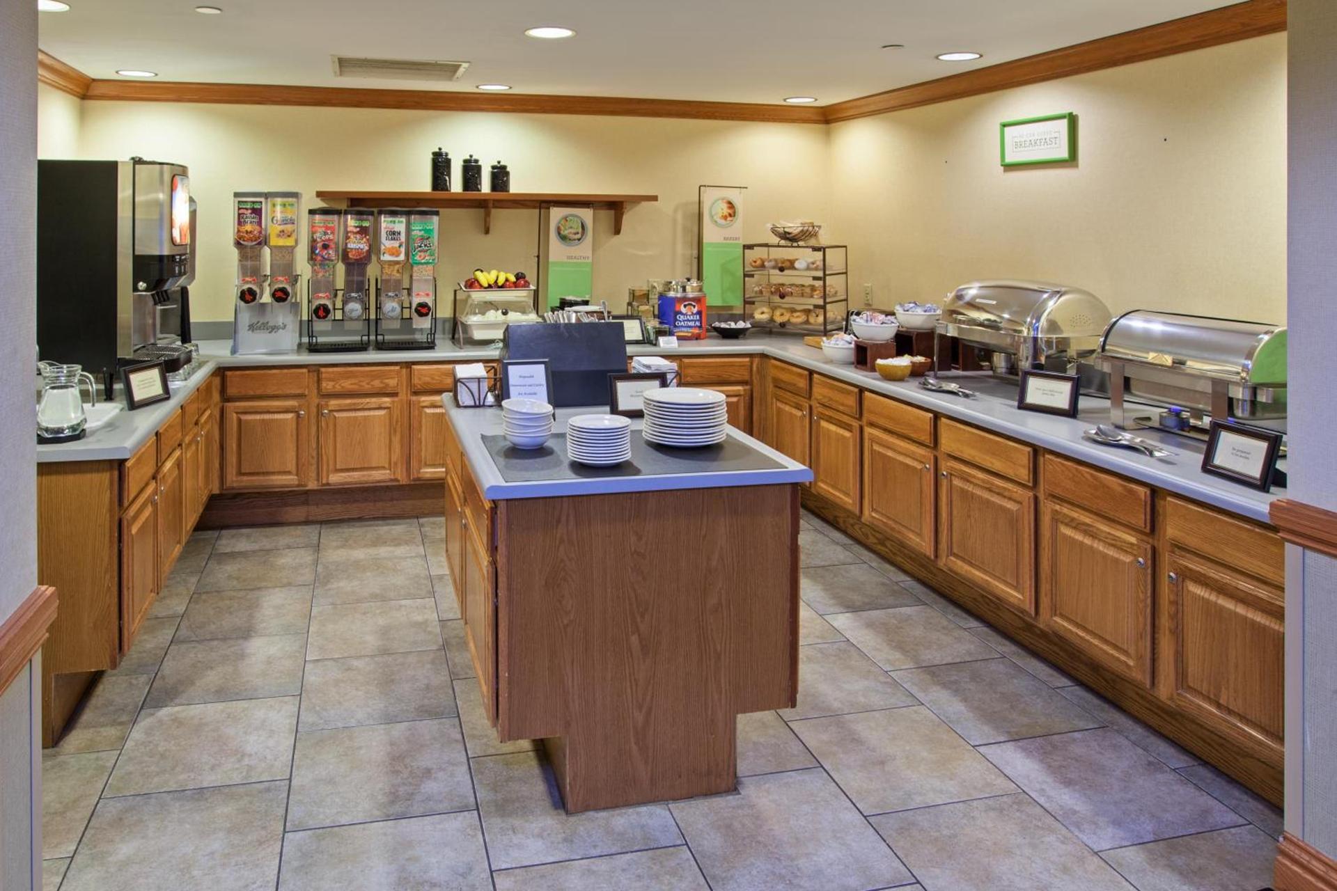 Country Inn & Suites by Radisson, Portage, IN photo 49