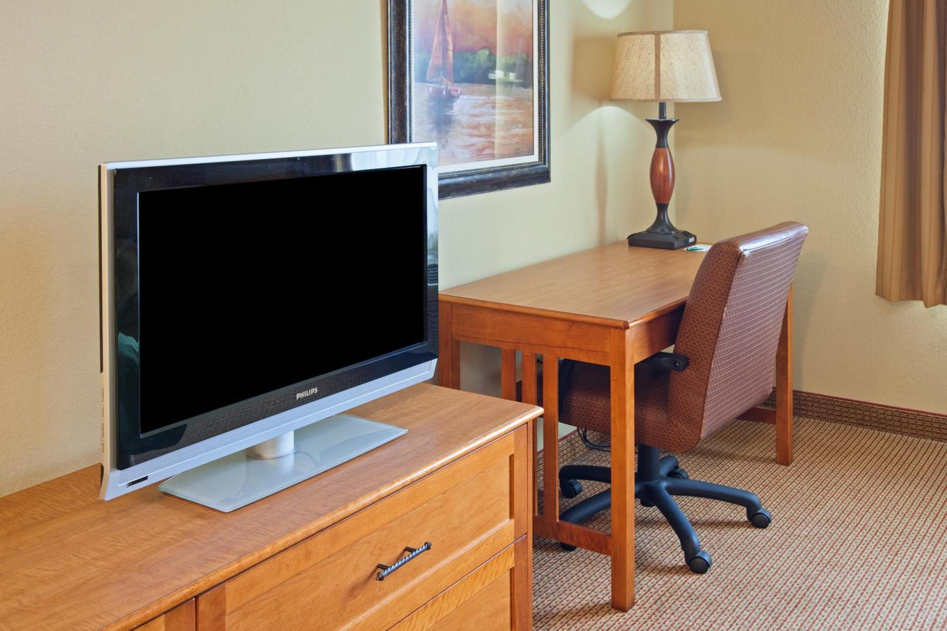 Country Inn & Suites by Radisson, Portage, IN photo 40