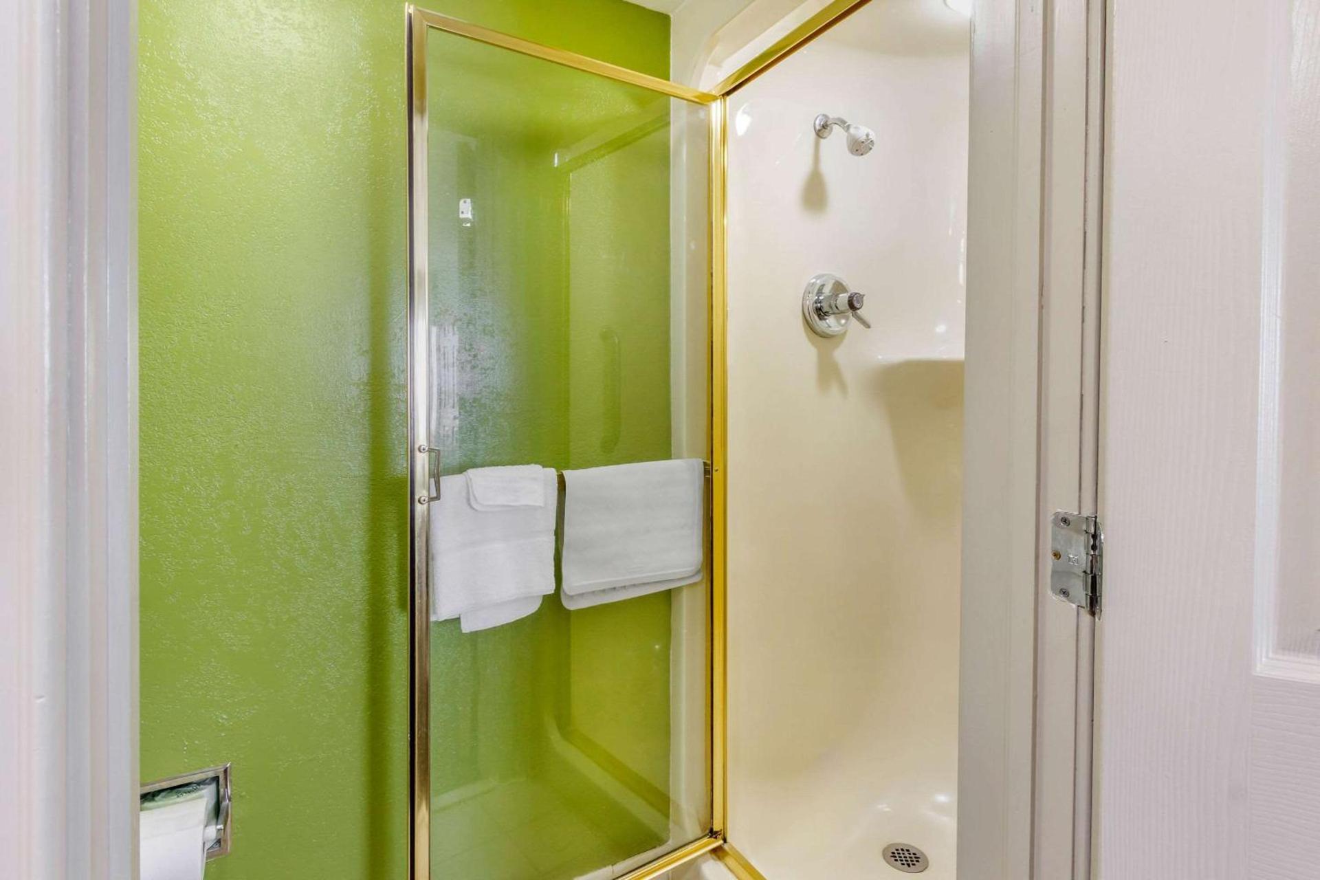 Sleep Inn near Busch Gardens - USF photo 30