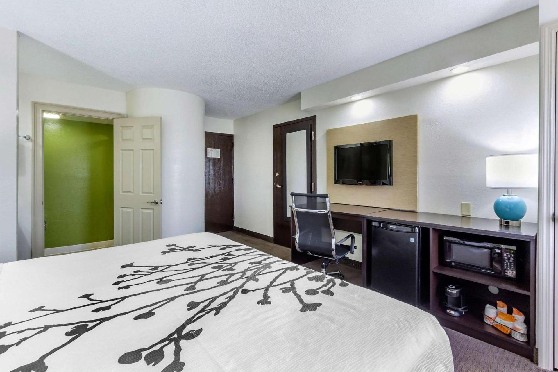 Sleep Inn near Busch Gardens - USF photo 28