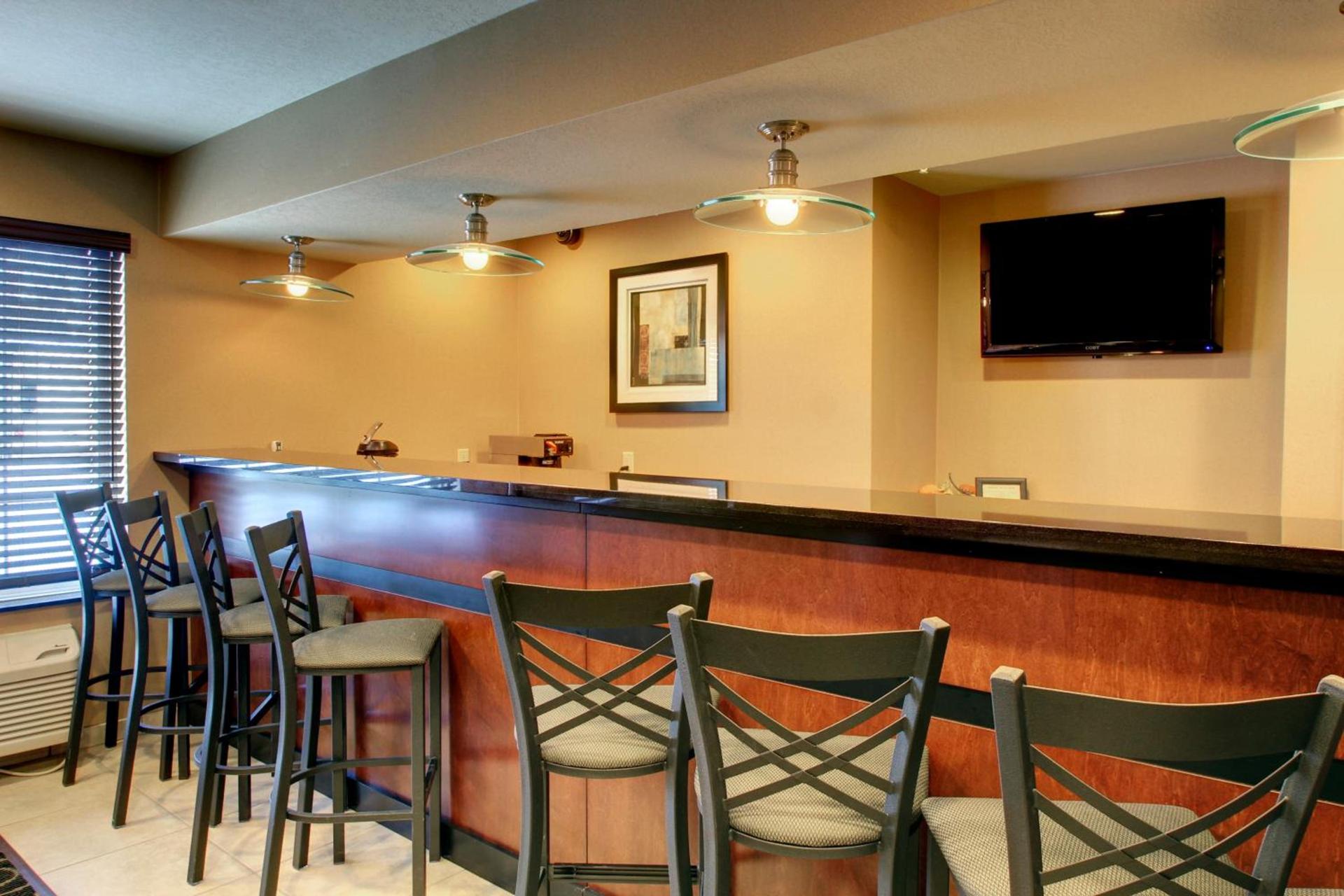 Cobblestone Inn & Suites - Rugby photo 16