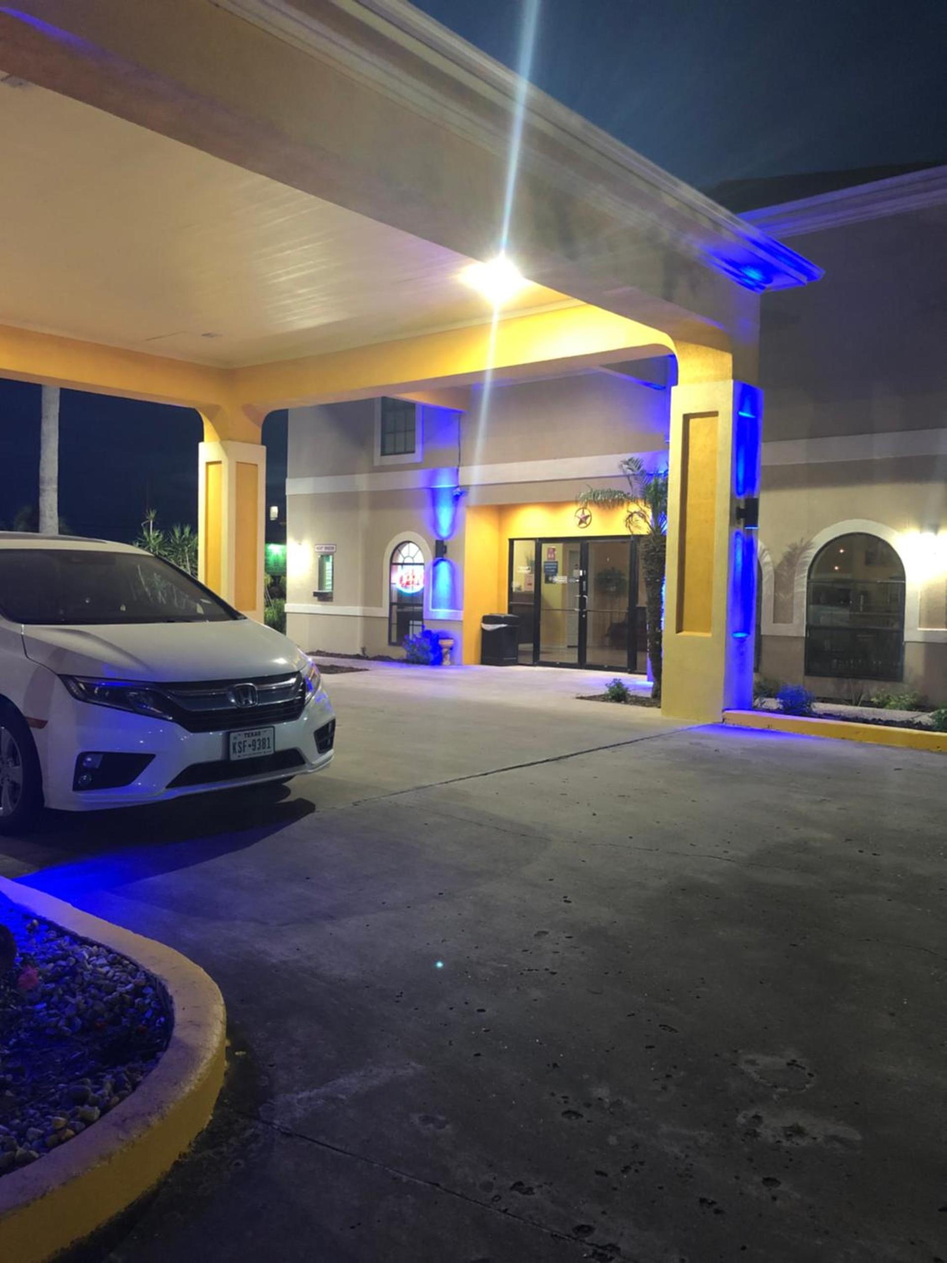 Los Fresnos Inn and Suites photo 75