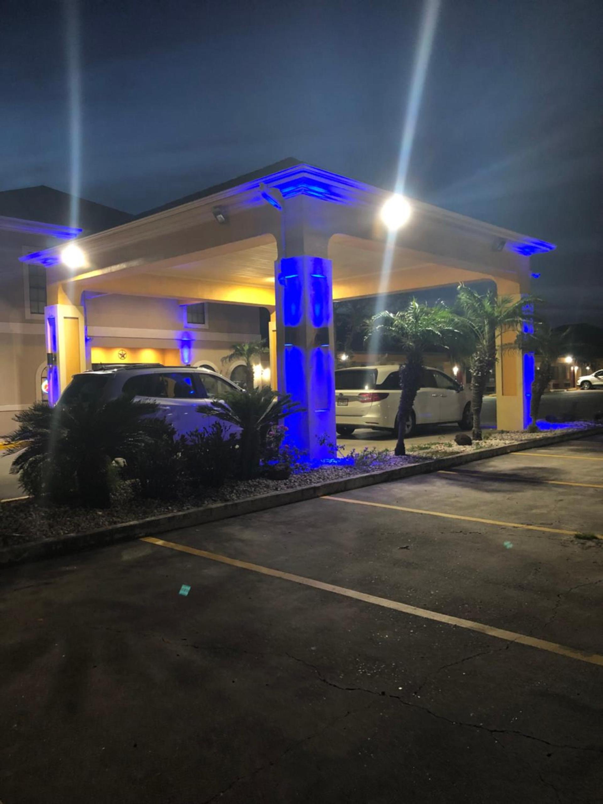 Los Fresnos Inn and Suites photo 73