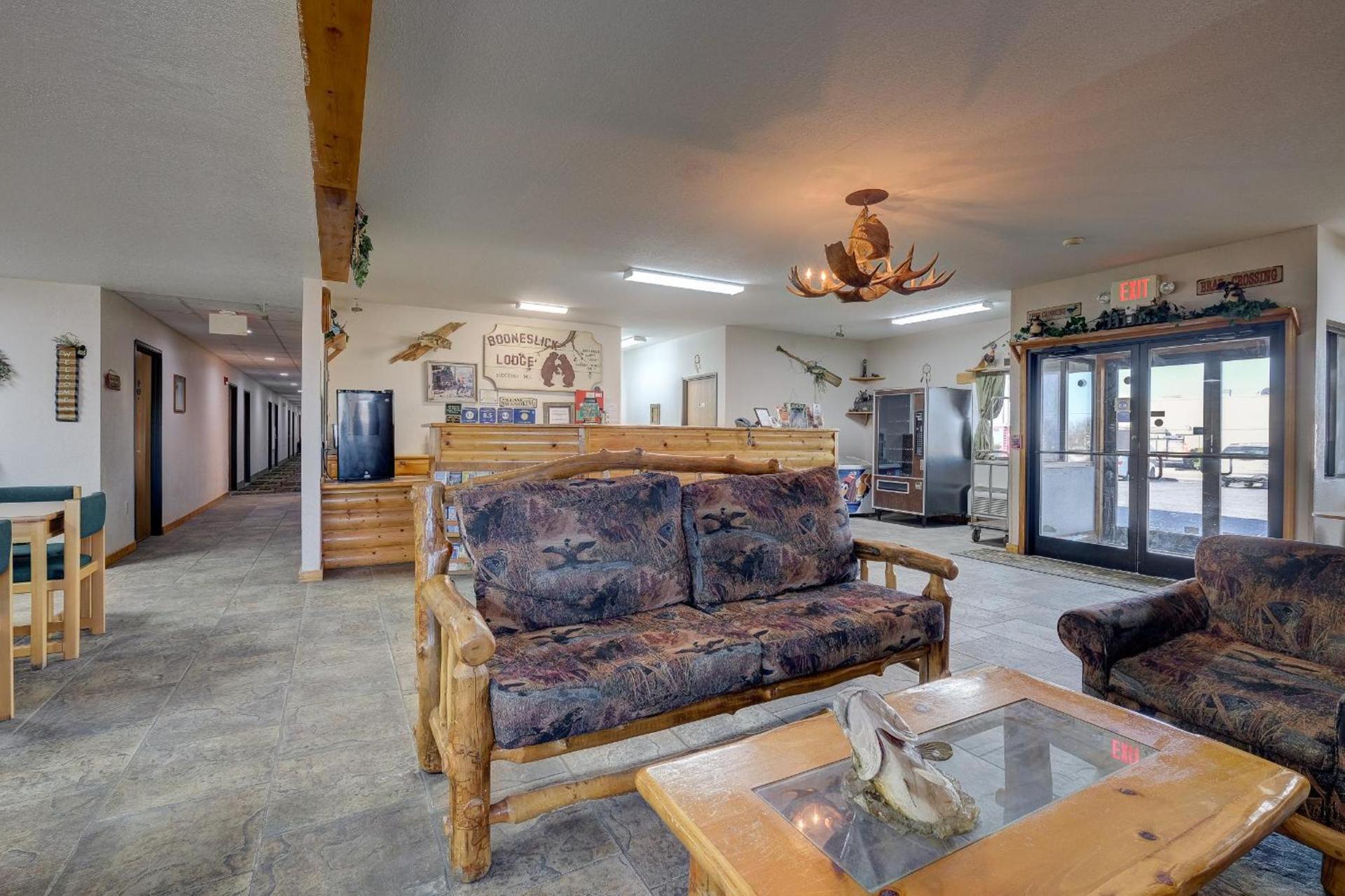 Booneslick Lodge - Neosho photo 23