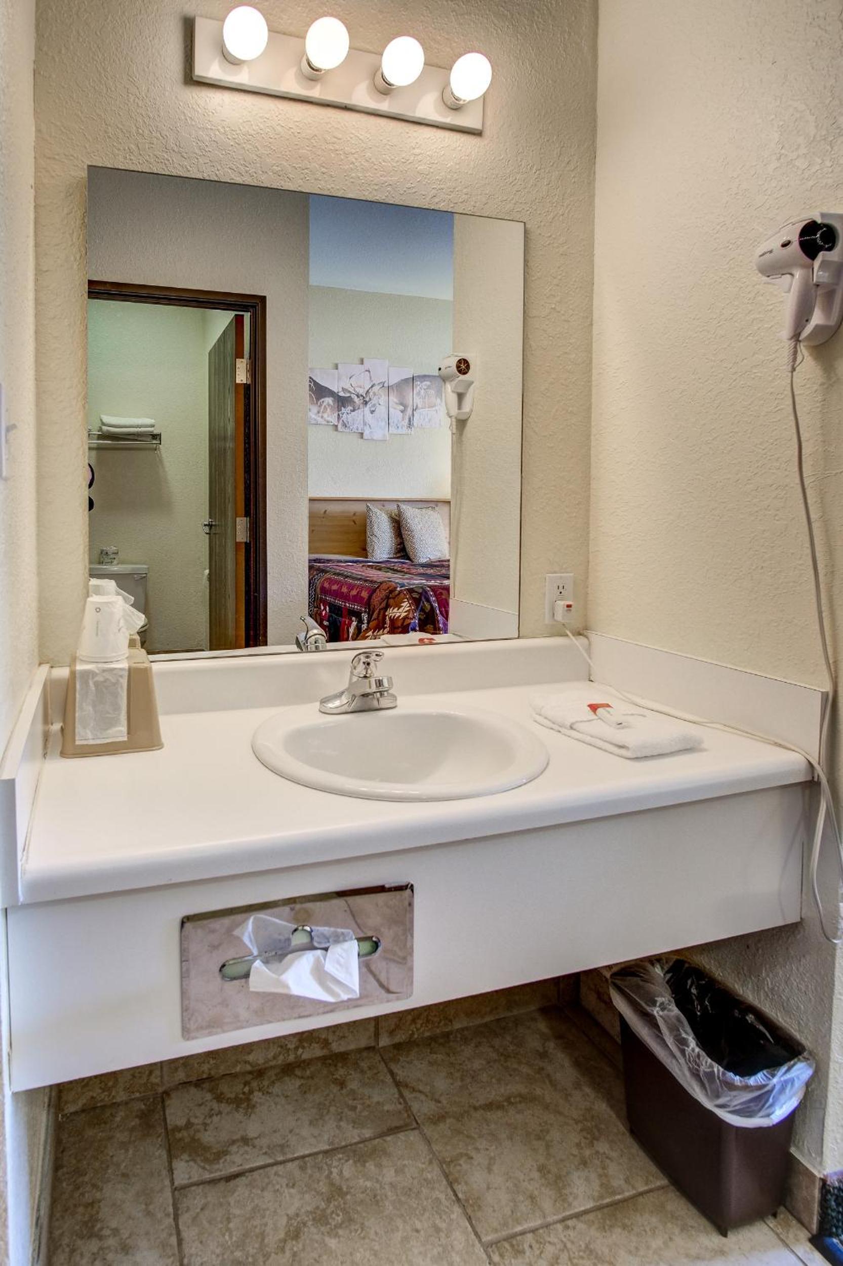 Booneslick Lodge - Neosho photo 5
