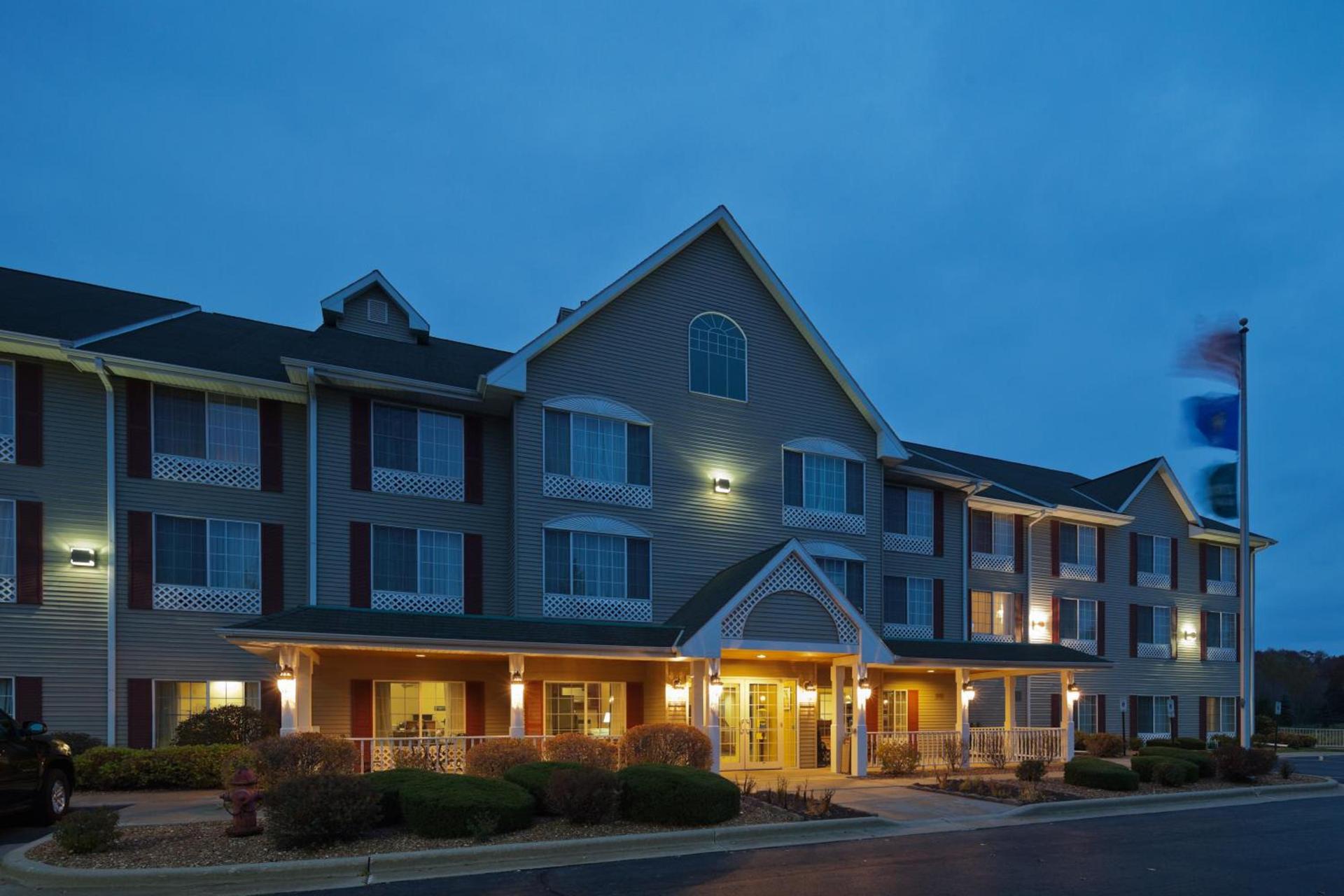 Country Inn & Suites by Radisson, West Bend, WI photo 17