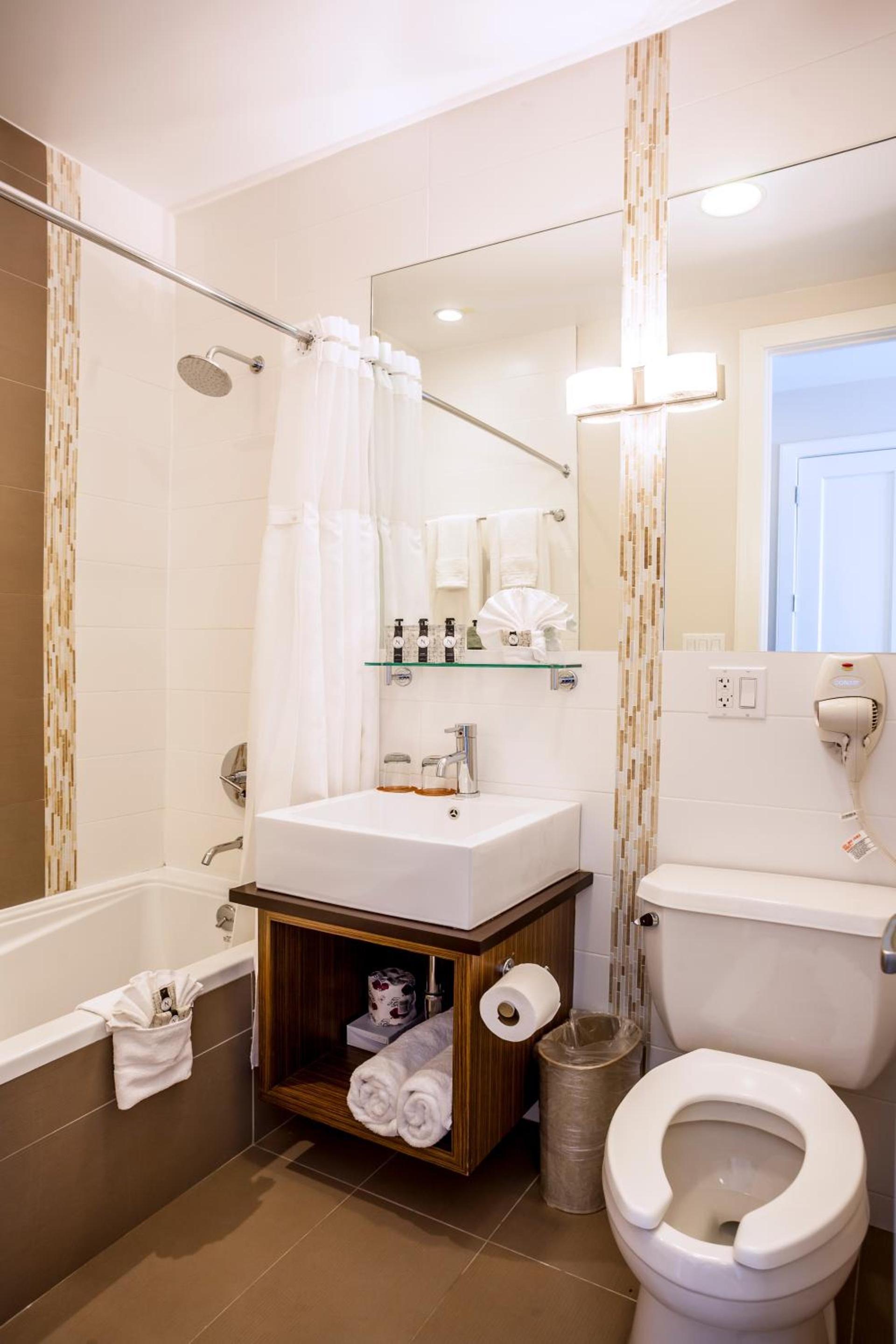 Aura Hotel Brooklyn photo 17