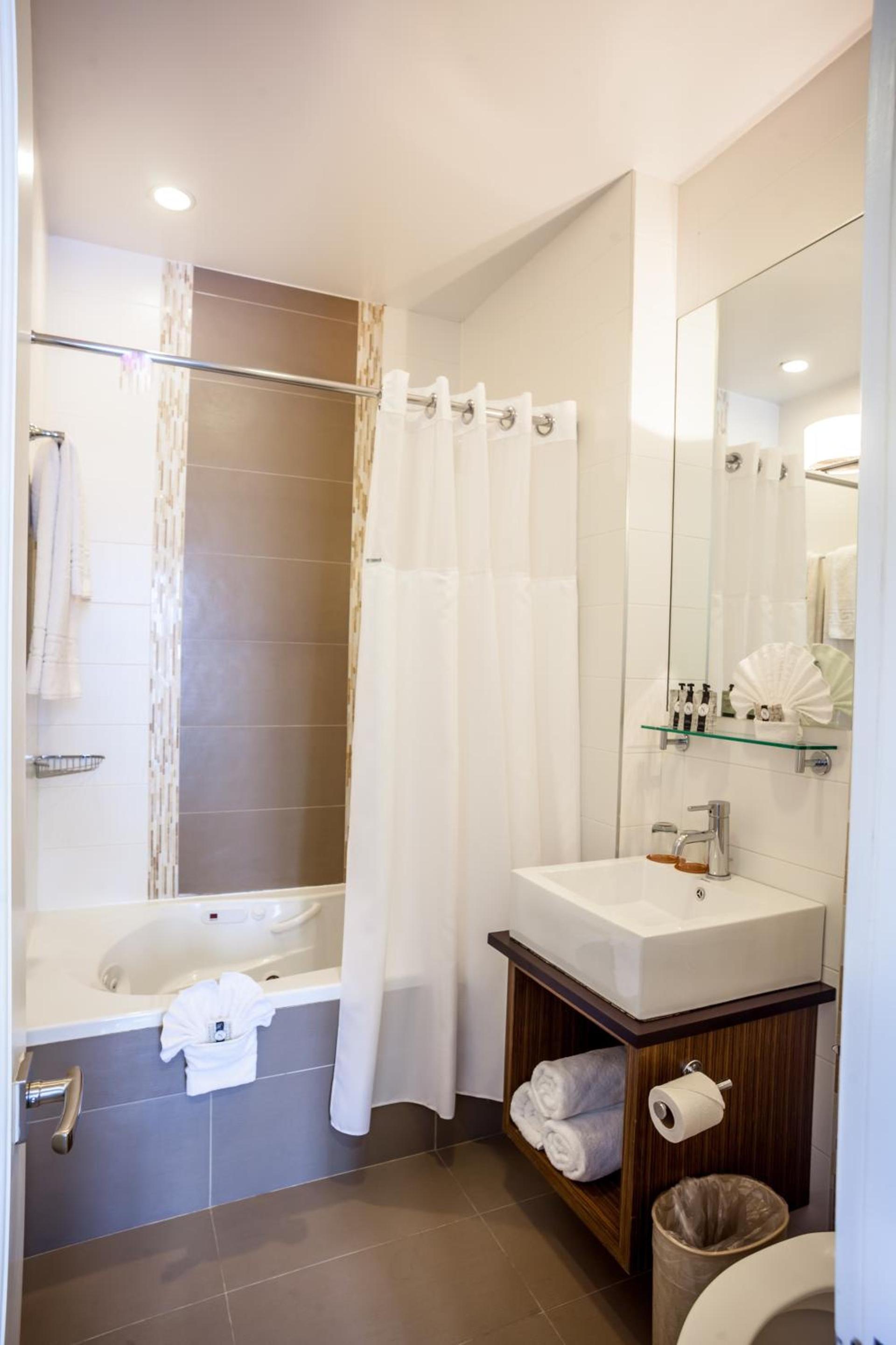 Aura Hotel Brooklyn photo 11