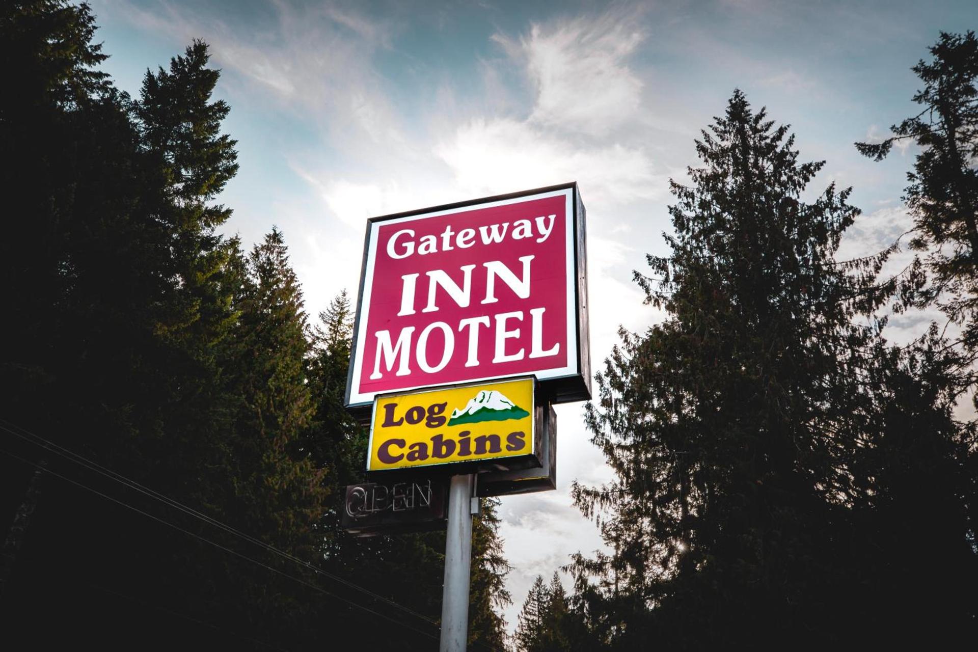 Gateway Inn & Cabins photo 60