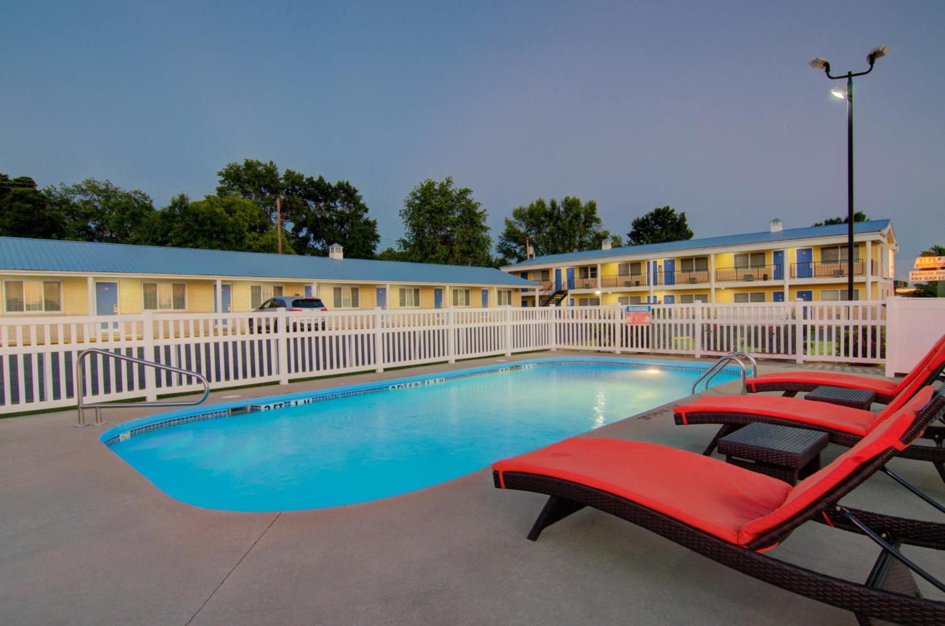 Westbridge Inn & Suites photo 2