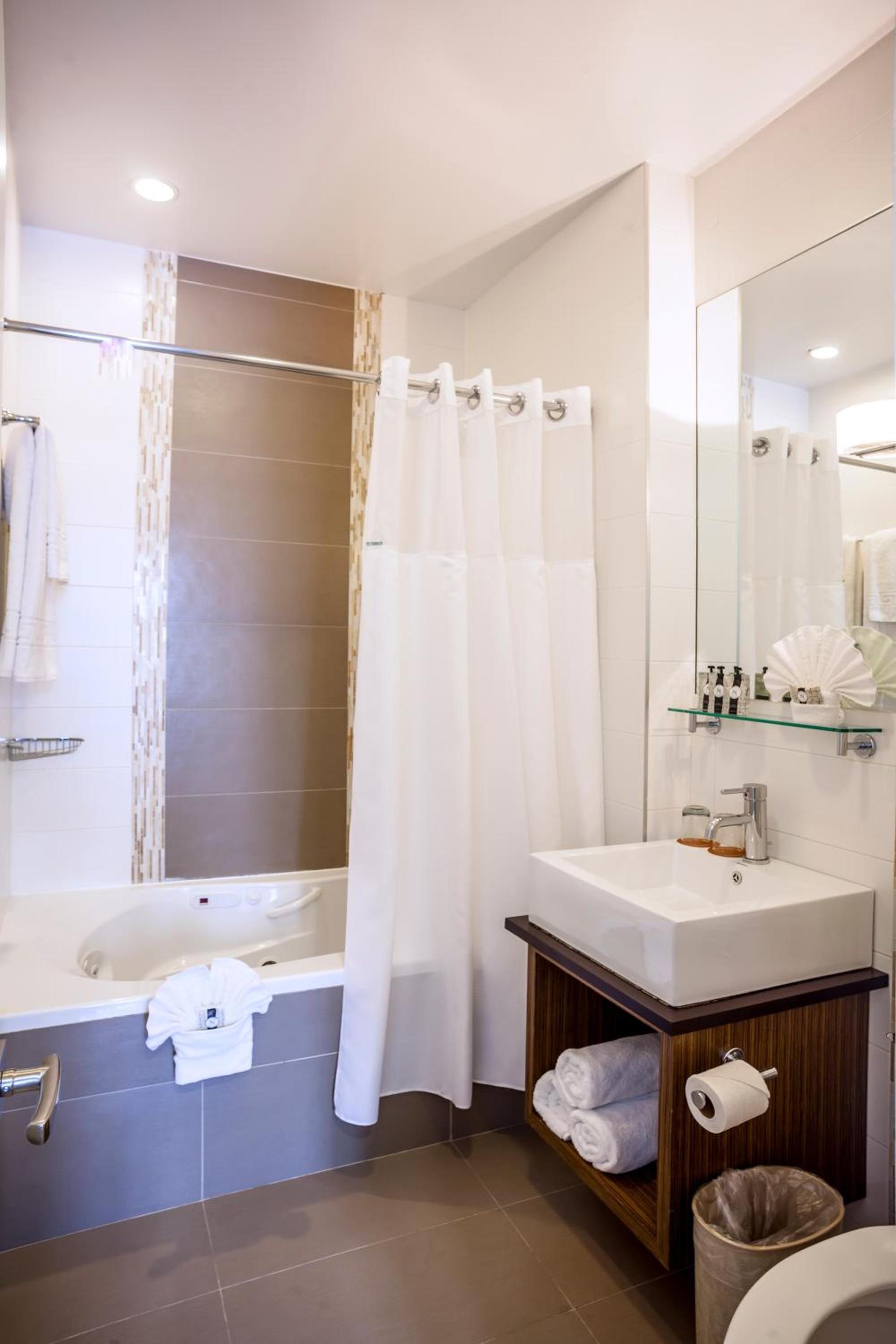 Aura Hotel Brooklyn photo 28