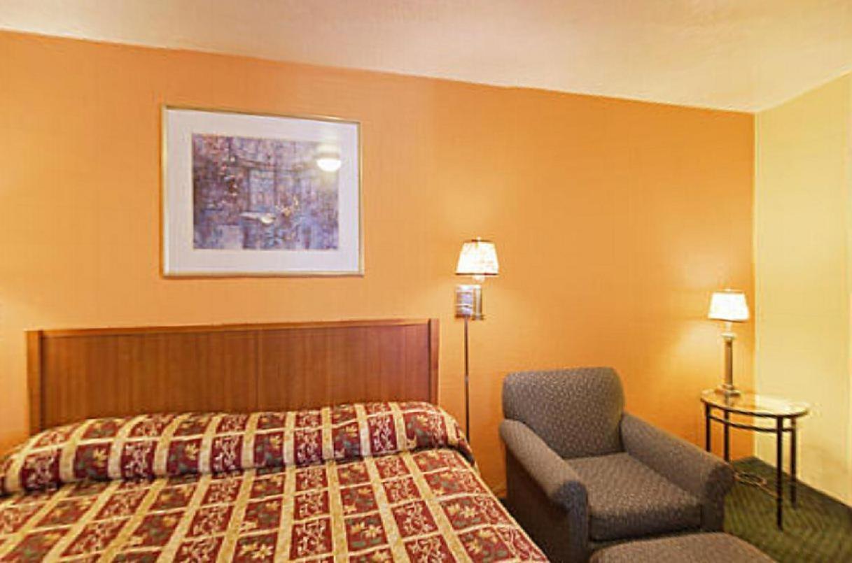 Americas Best Value Inn - Livermore photo 7