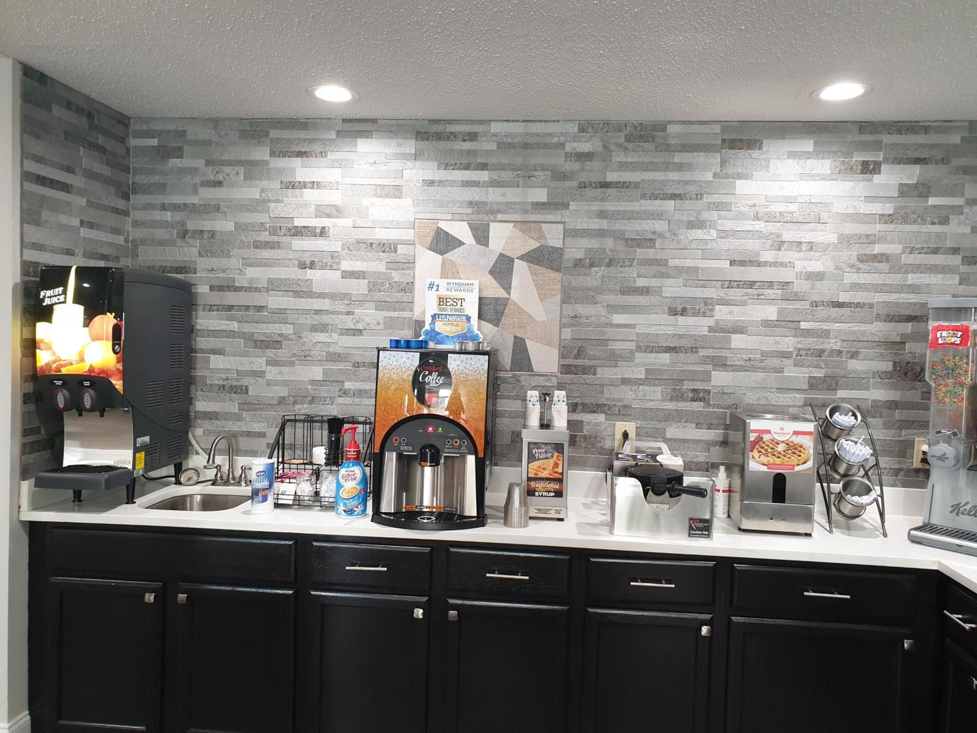 Microtel Inn & Suites by Wyndham Augusta/Riverwatch photo 23