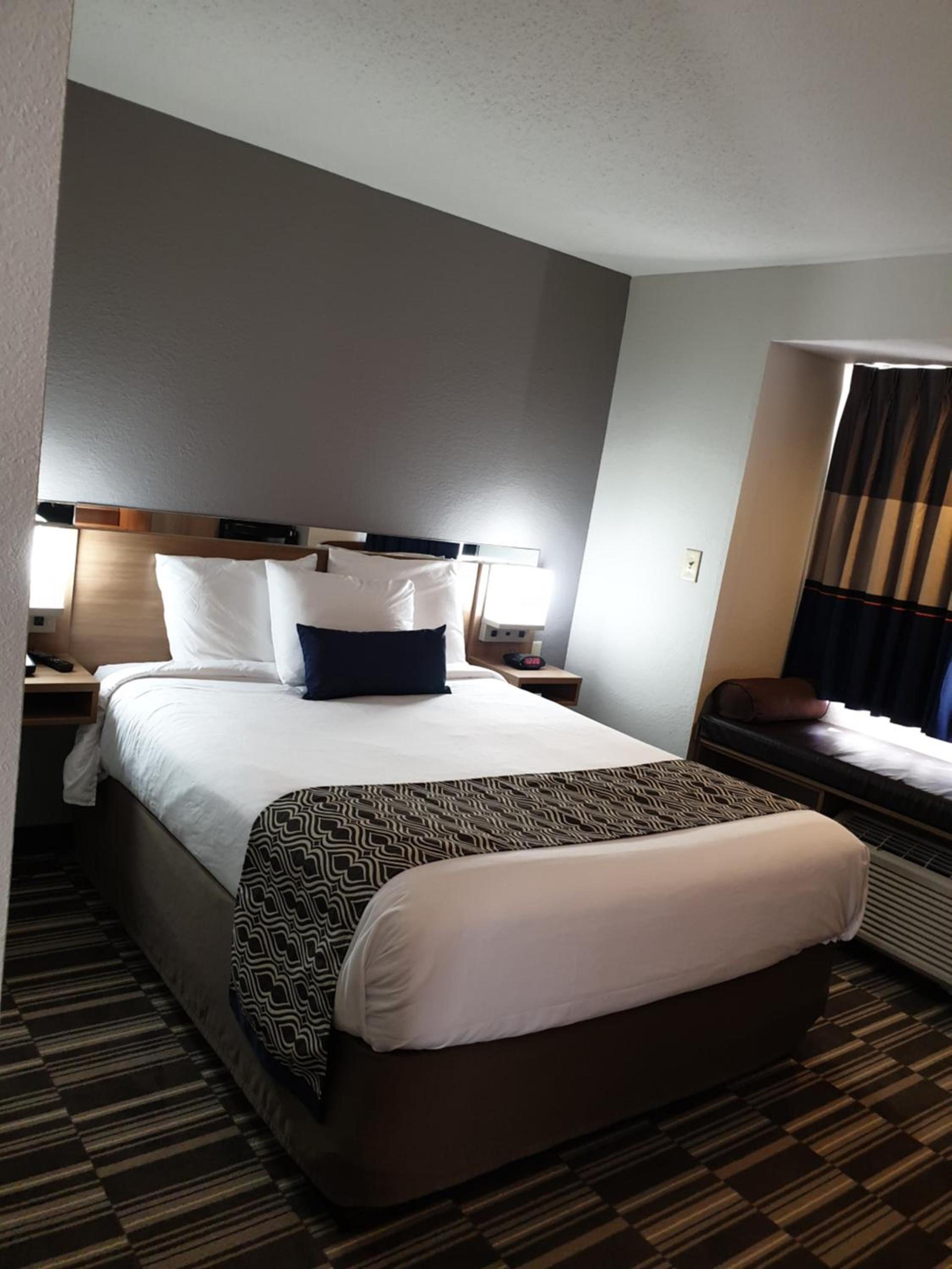 Microtel Inn & Suites by Wyndham Augusta/Riverwatch photo 8