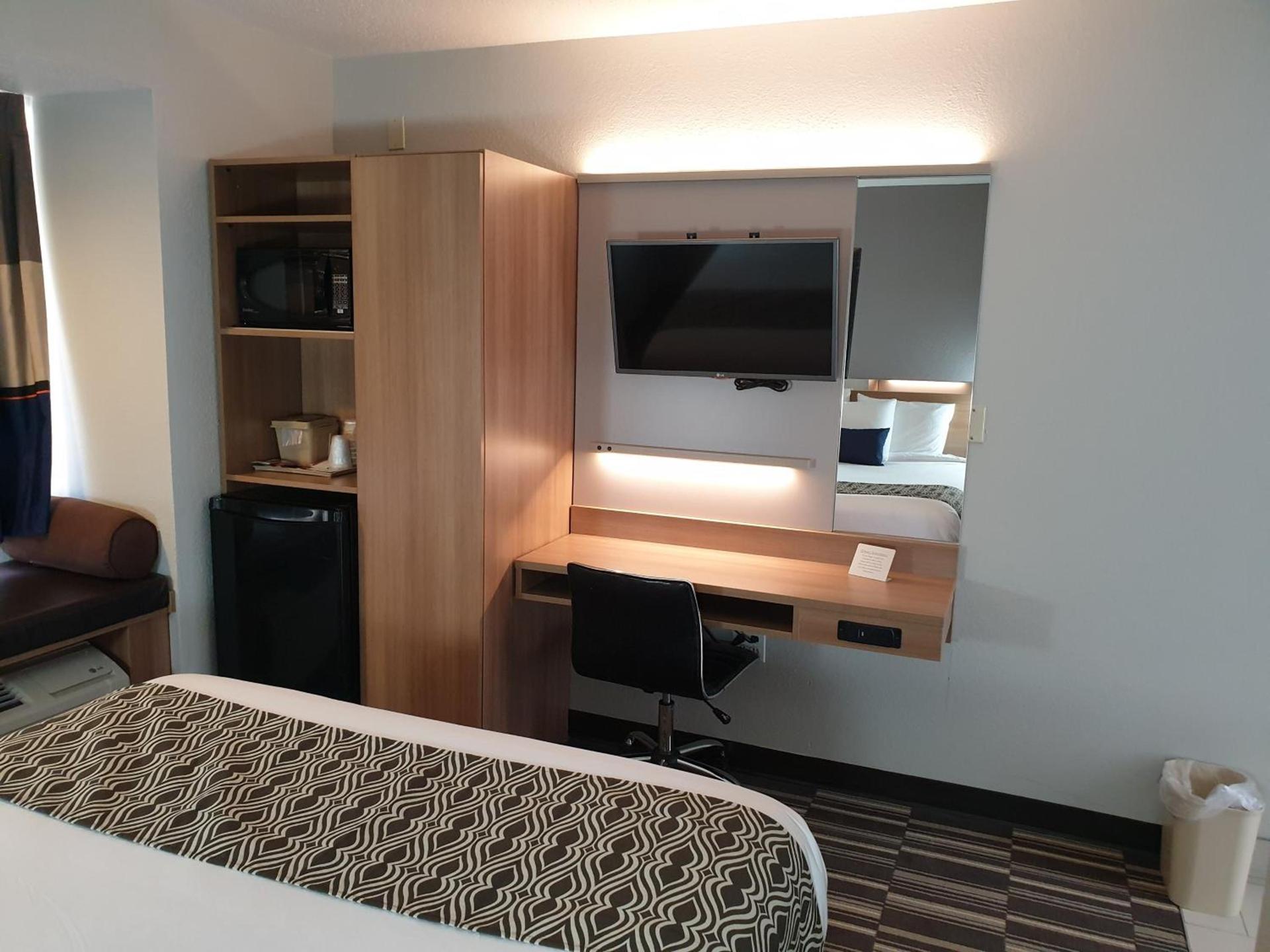 Microtel Inn & Suites by Wyndham Augusta/Riverwatch photo 10