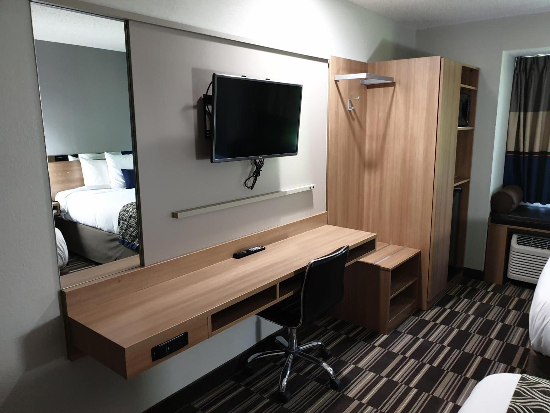 Microtel Inn & Suites by Wyndham Augusta/Riverwatch photo 14