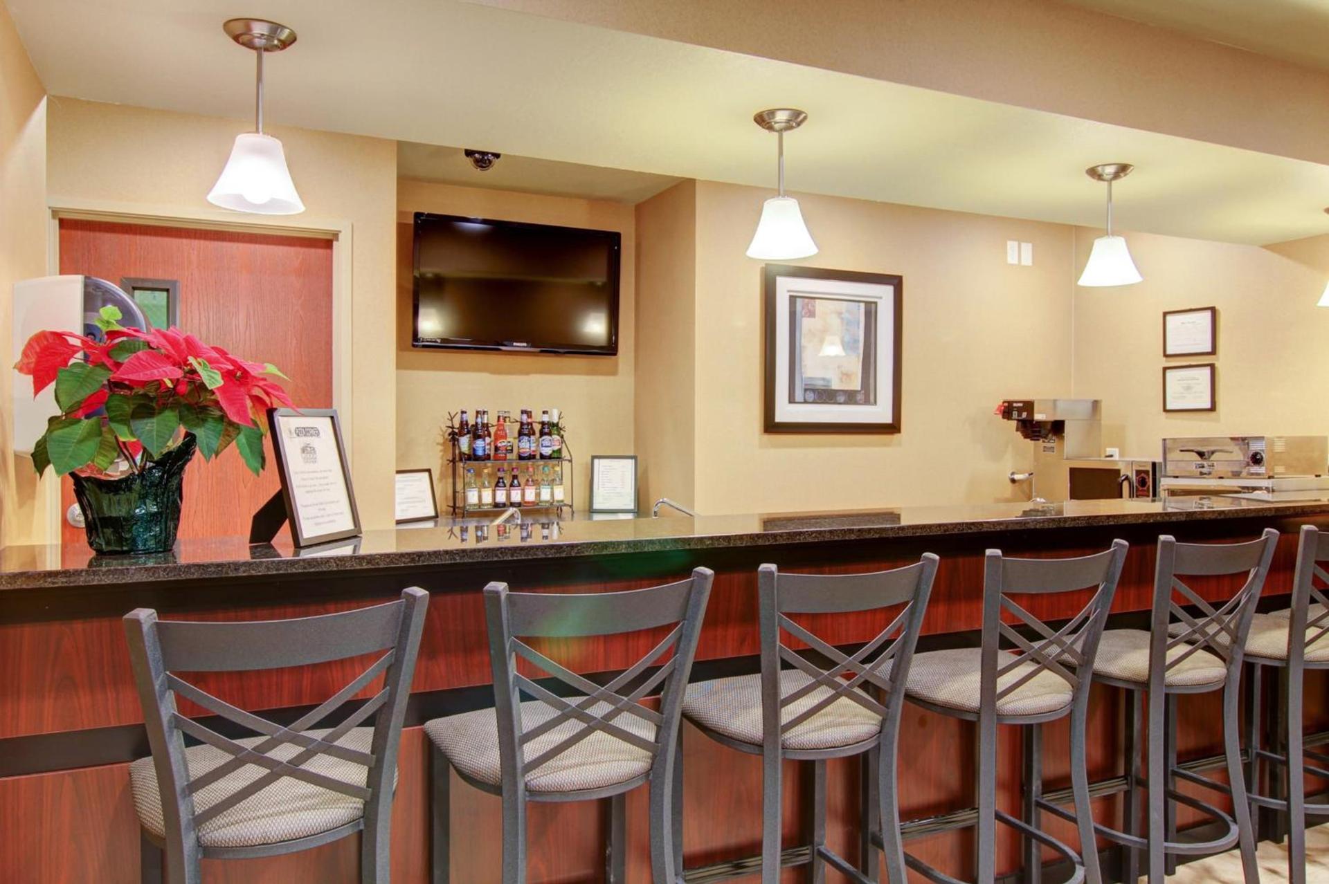 Cobblestone Inn & Suites Steele photo 13
