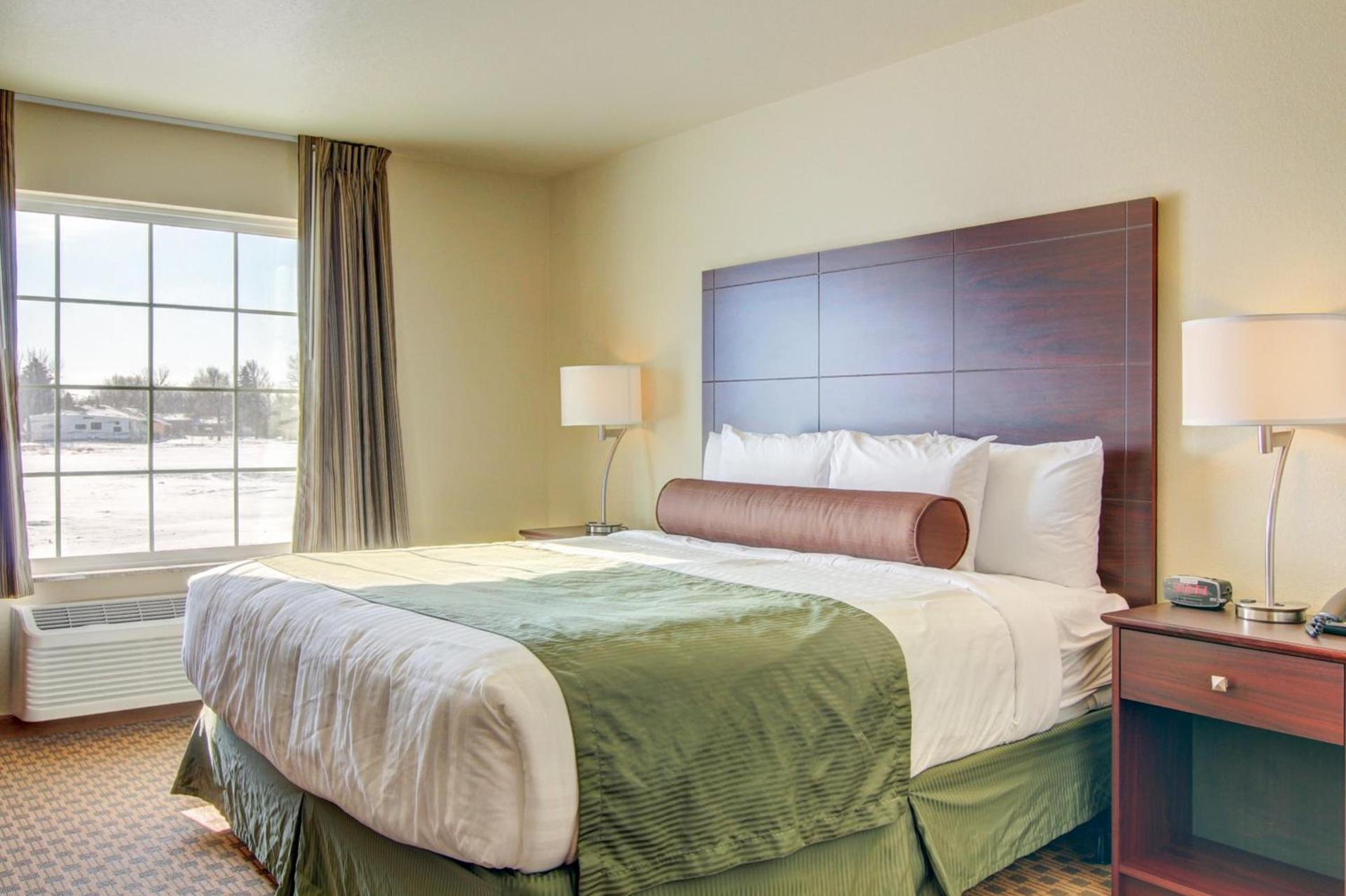 Cobblestone Inn & Suites Steele photo 8