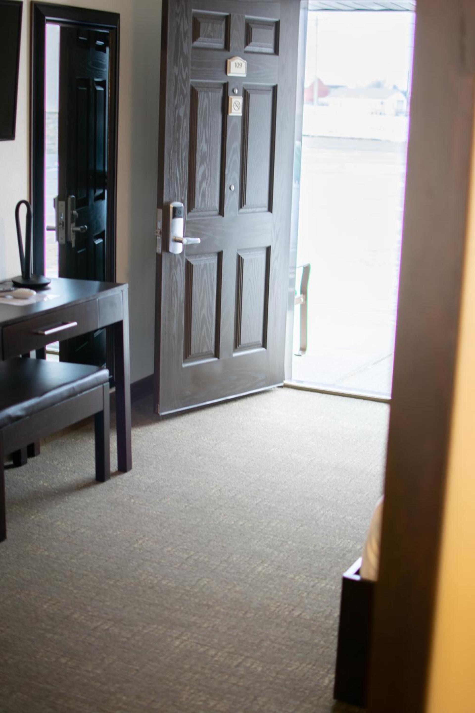 Boarders Inn & Suites by Cobblestone Hotels - Syracuse photo 23