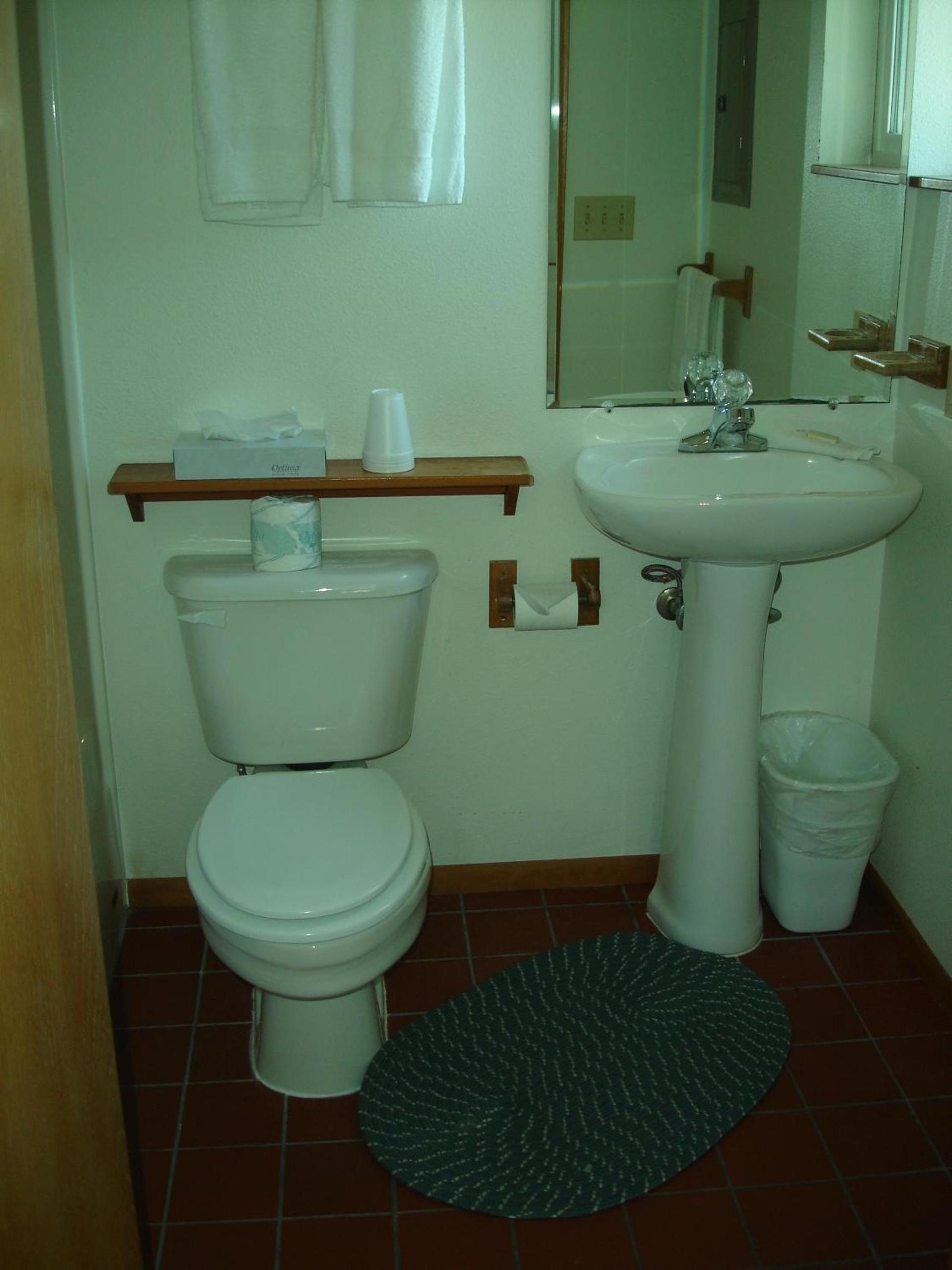The Dublin House Motel photo 41