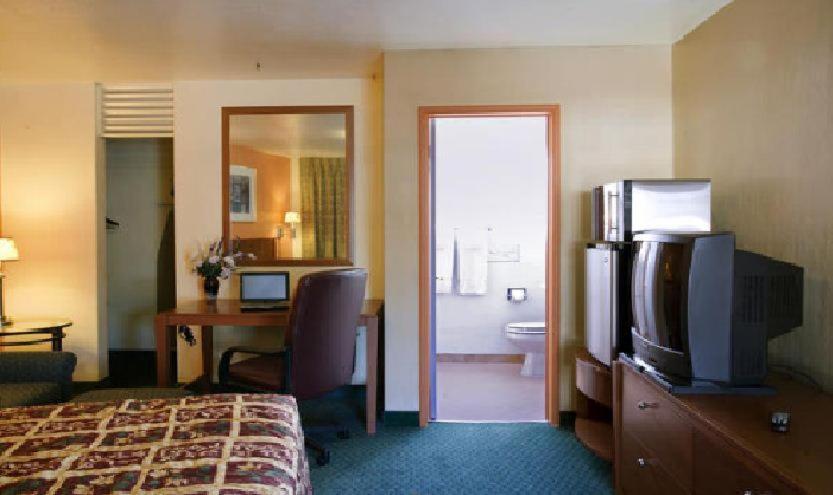 Americas Best Value Inn - Livermore photo 20