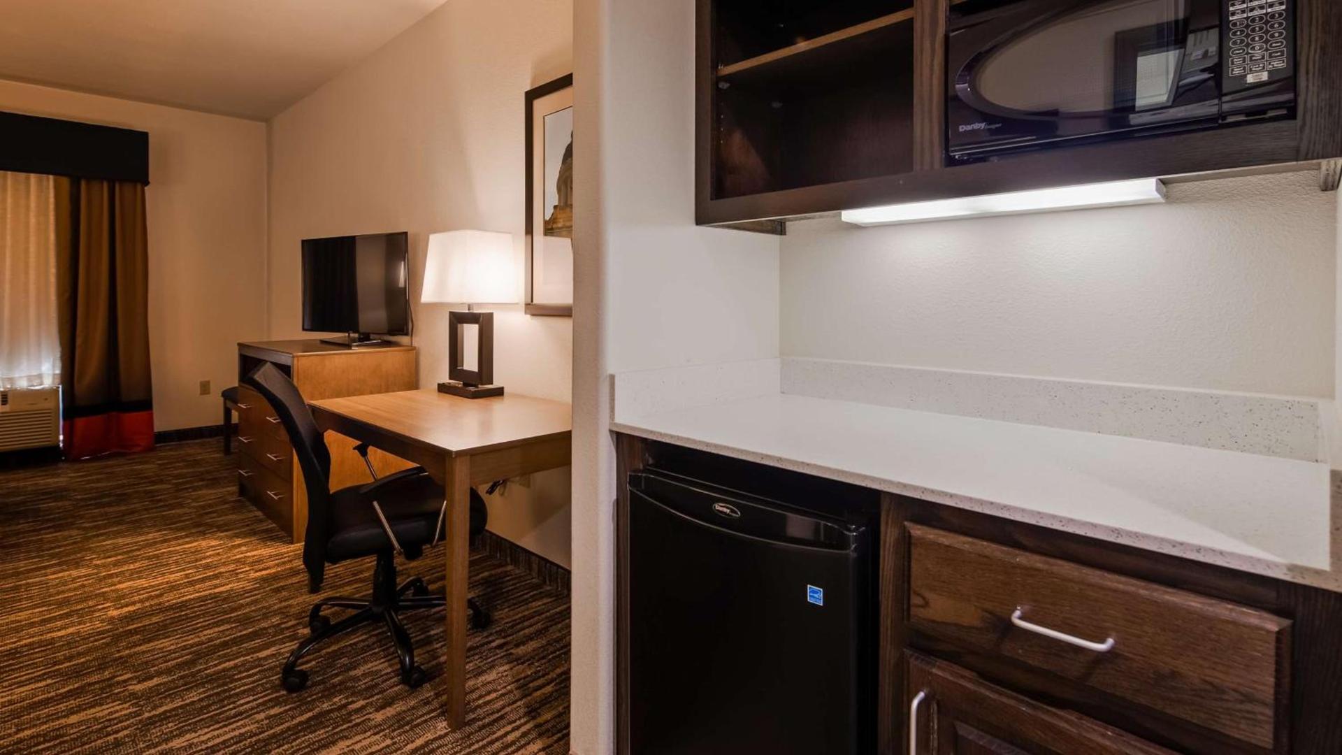 Best Western Plus Ardmore Inn & Suites photo 18