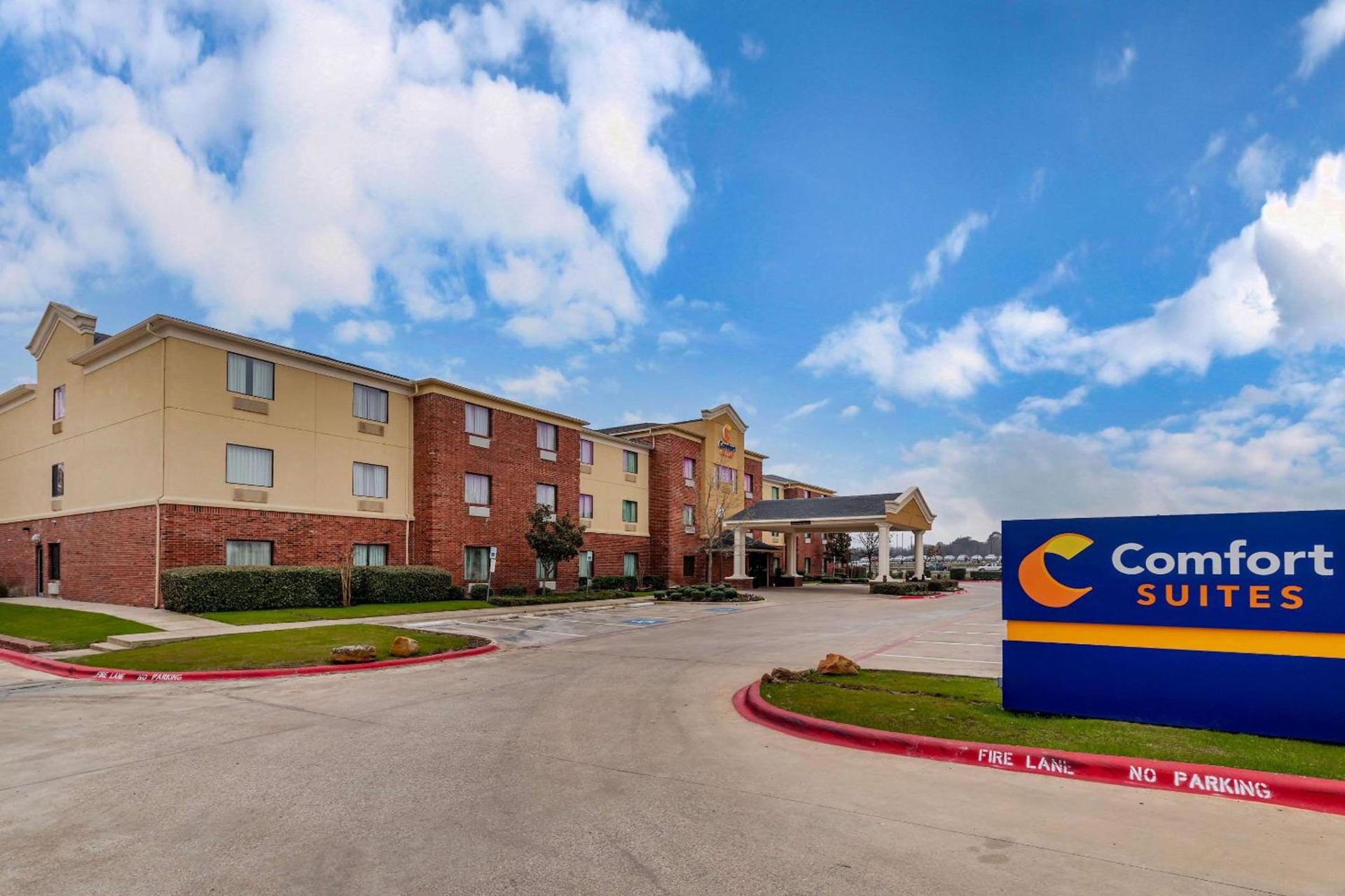 Comfort Suites Ennis photo 2