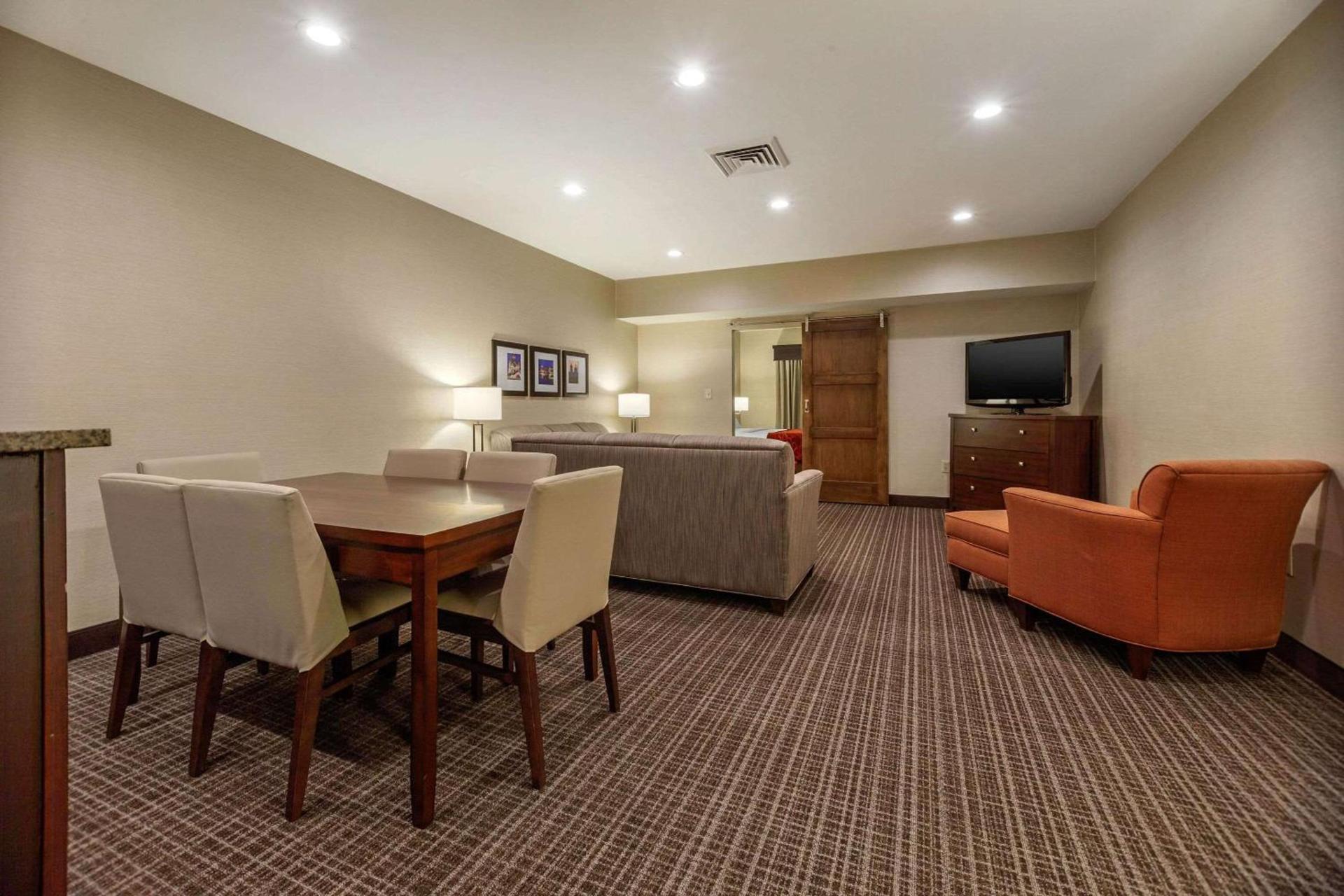 Comfort Suites Green Bay West photo 10