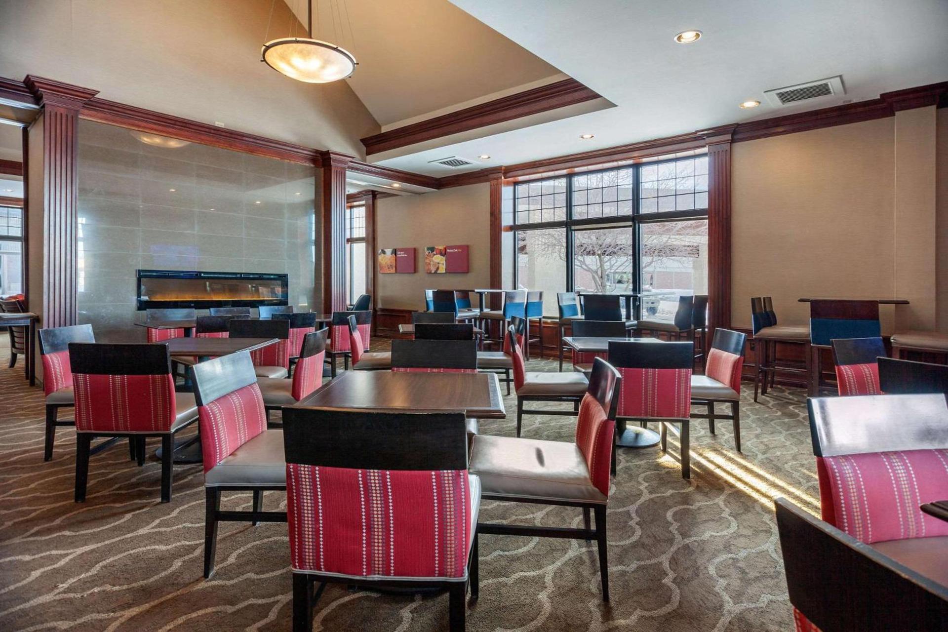 Comfort Suites Green Bay West photo 41